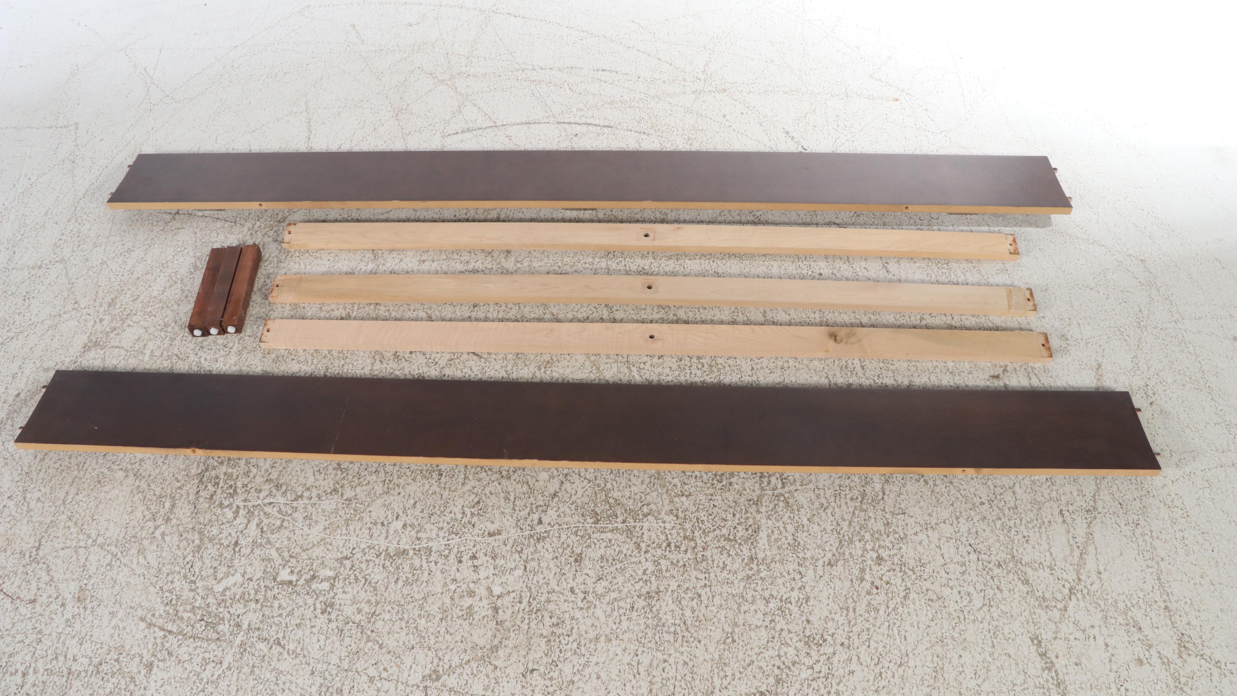 Contemporary Espresso Finished Wood Queen Size Sleigh Bed