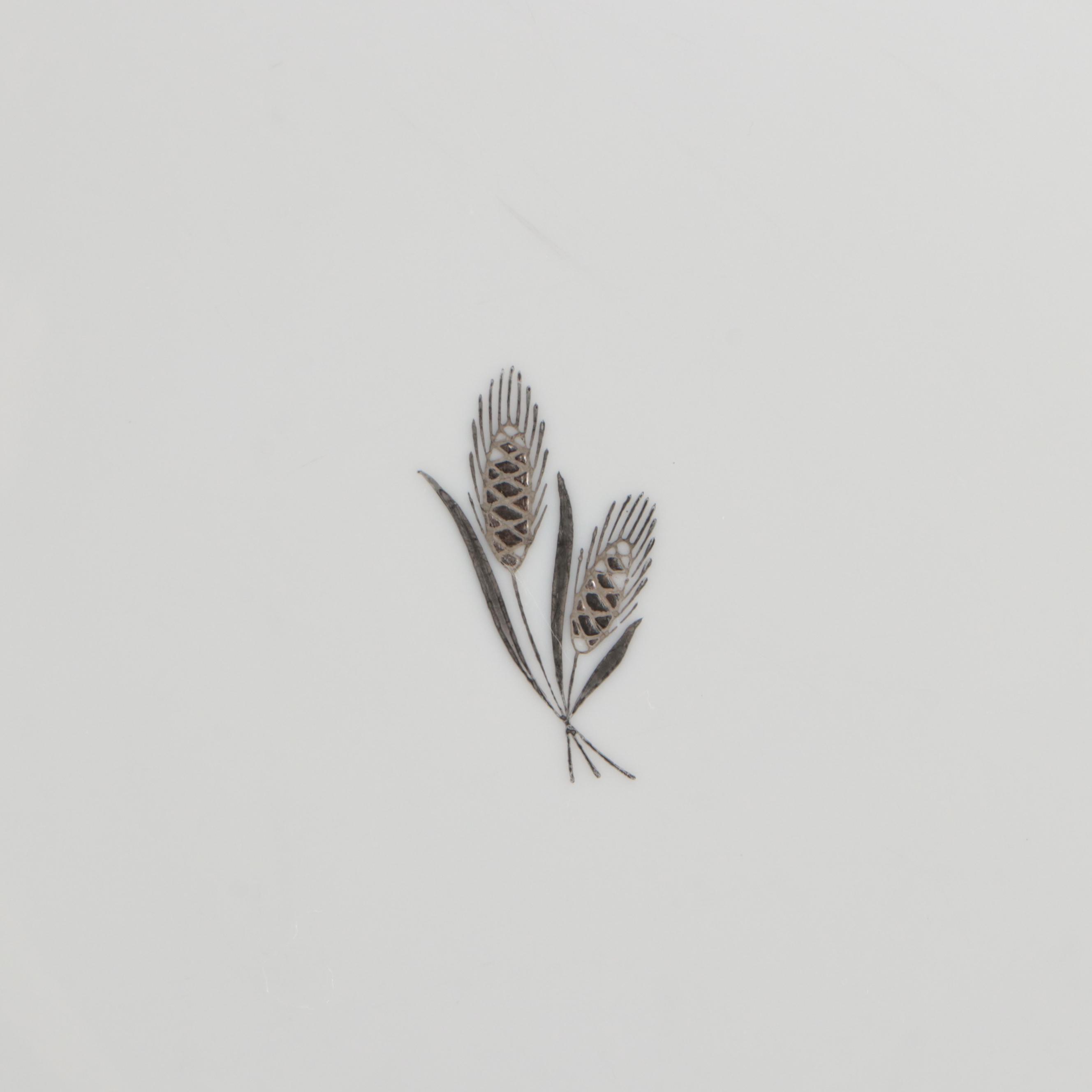 Fukagawa "Silver Wheat" Porcelain Dinnerware, Mid to Late 20th Century