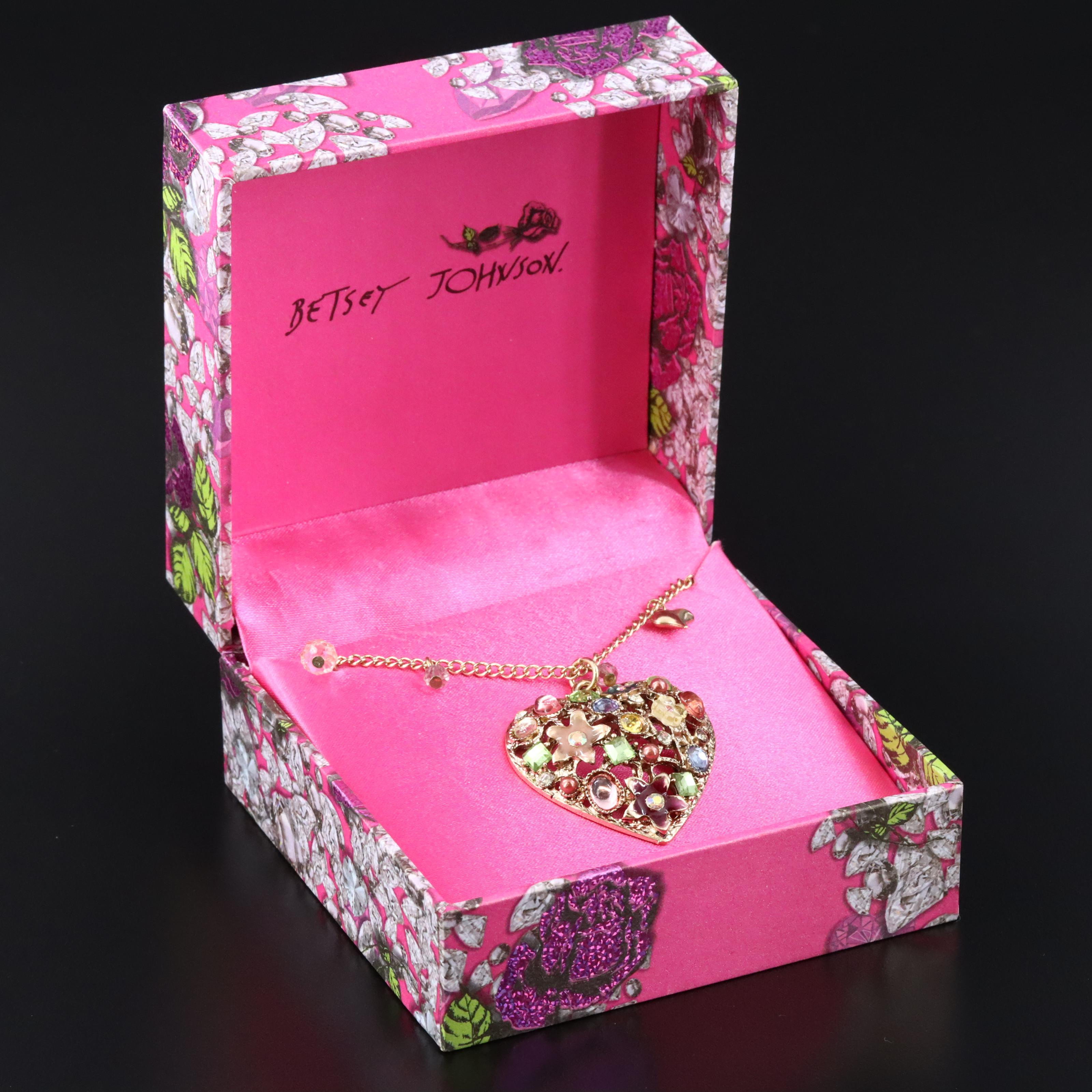 Betsy Johnson and Italian Venetian Beads Featured in Jewelry Collection