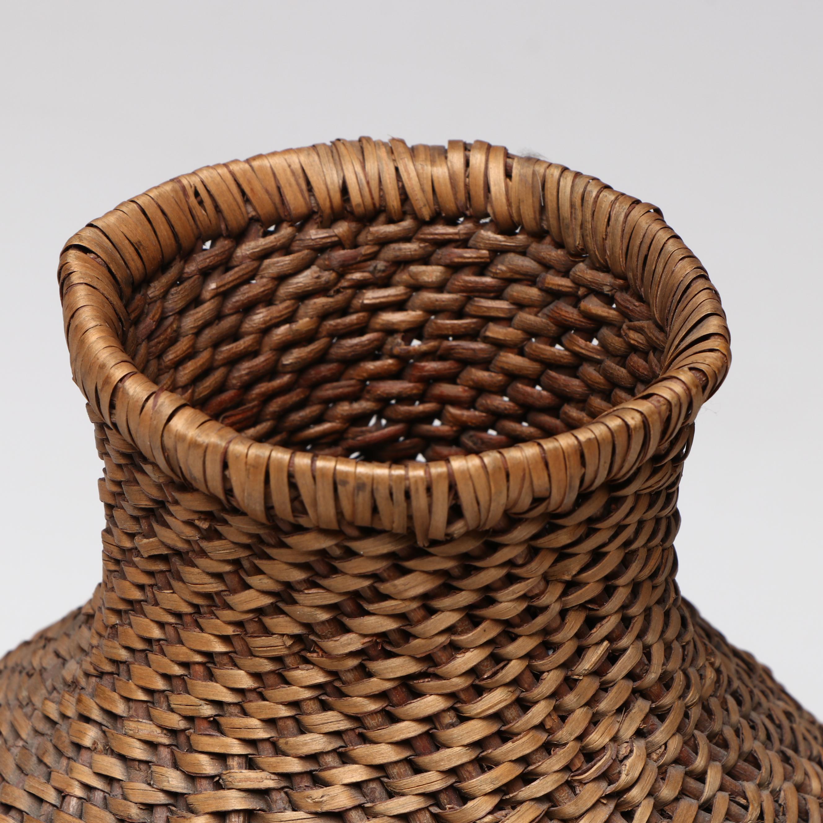 Indigenous Great Basin Paiute Seed Bottle Basket, 1900–1920