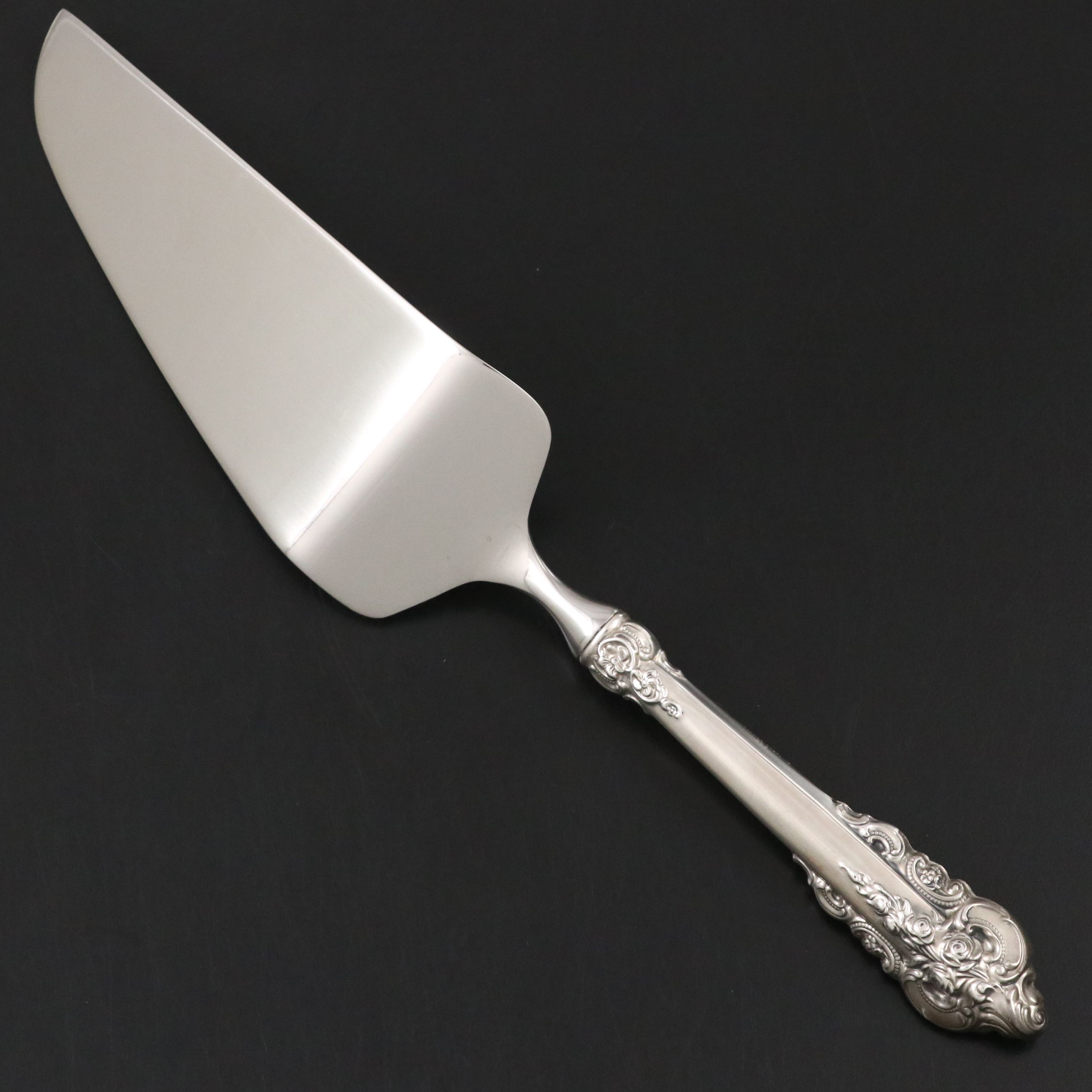 Wallace "Grande Baroque" Sterling Silver Handled Cake/Pie Server