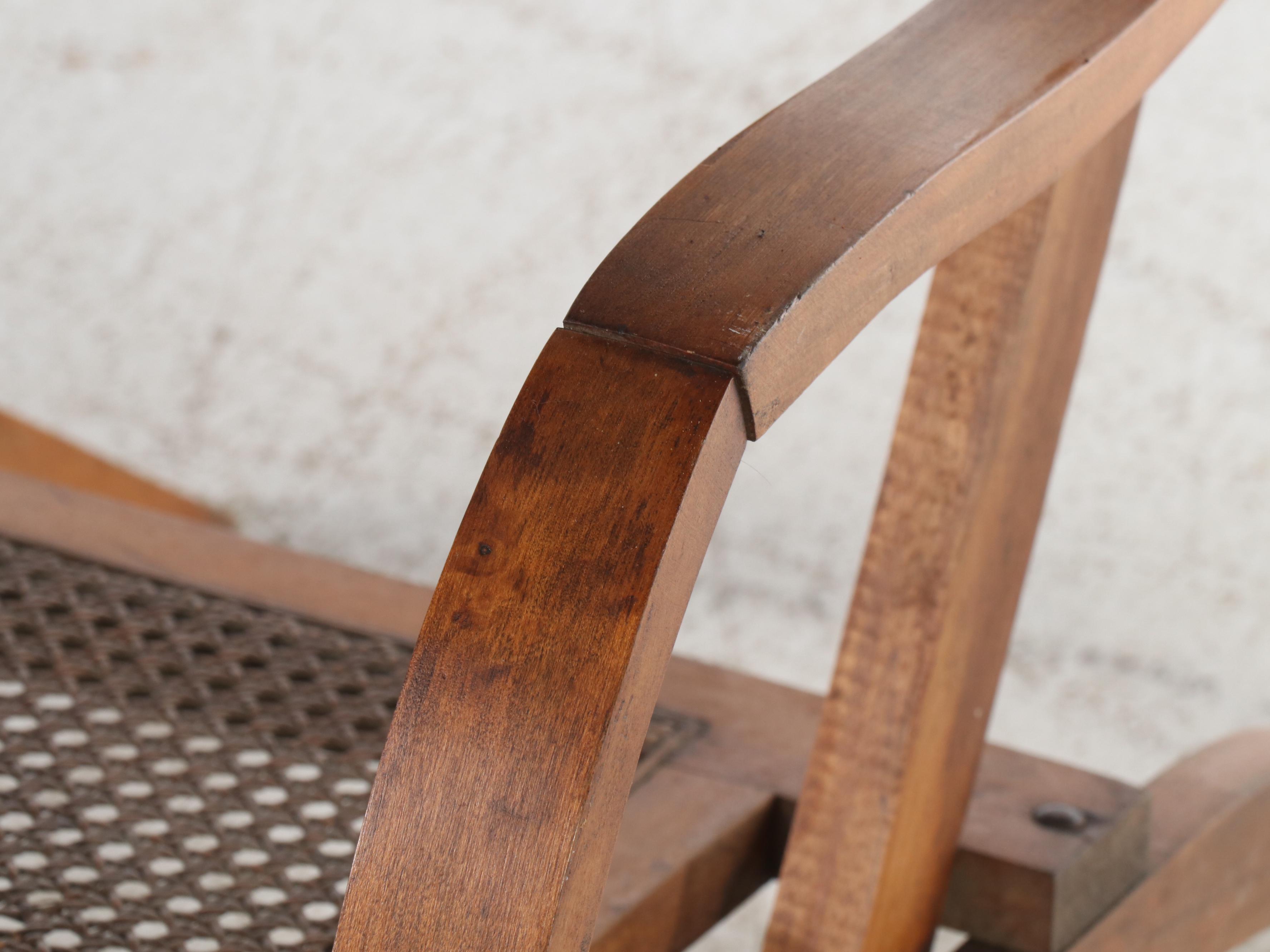 Wood and Cane Steamer Deck Chaise Lounge Chair, 20th Century