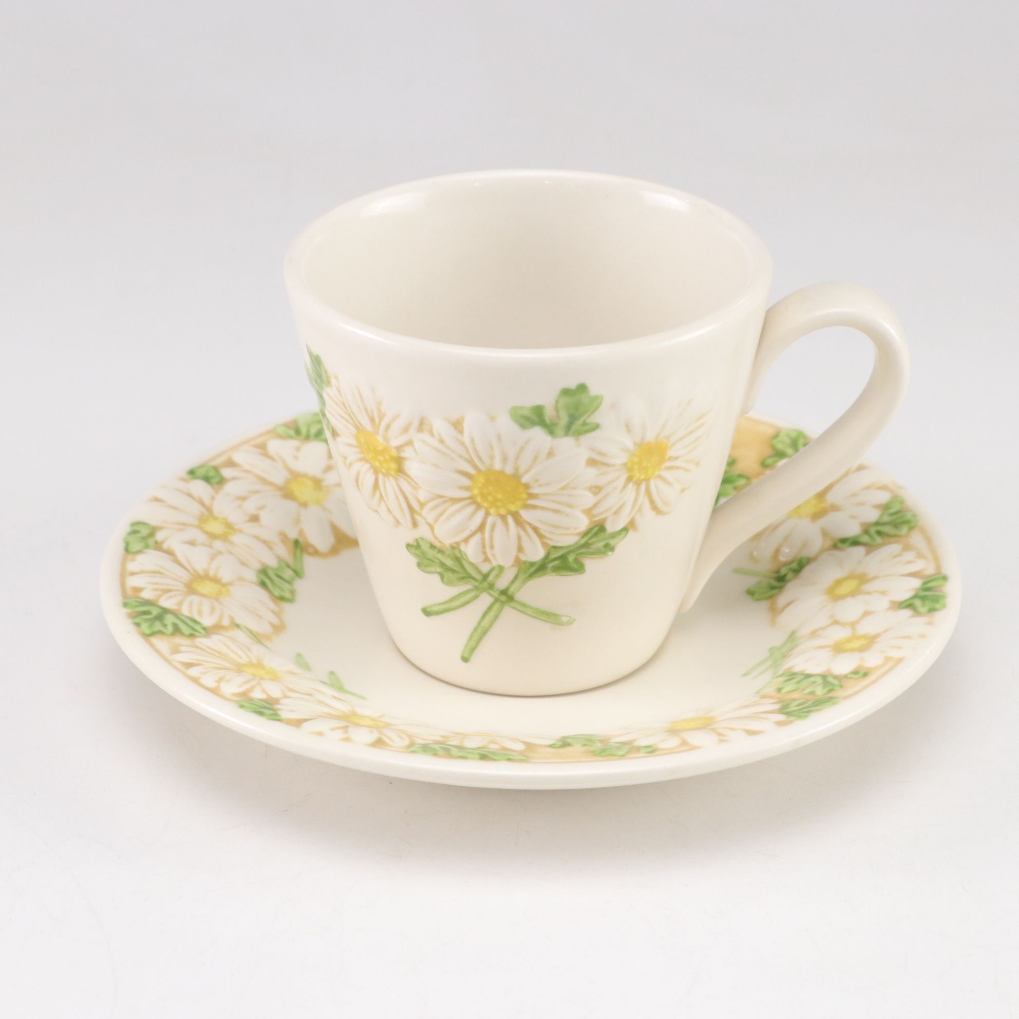 Metlox Poppy Trail  "Sculptured Daisy" Stoneware Dinnerware