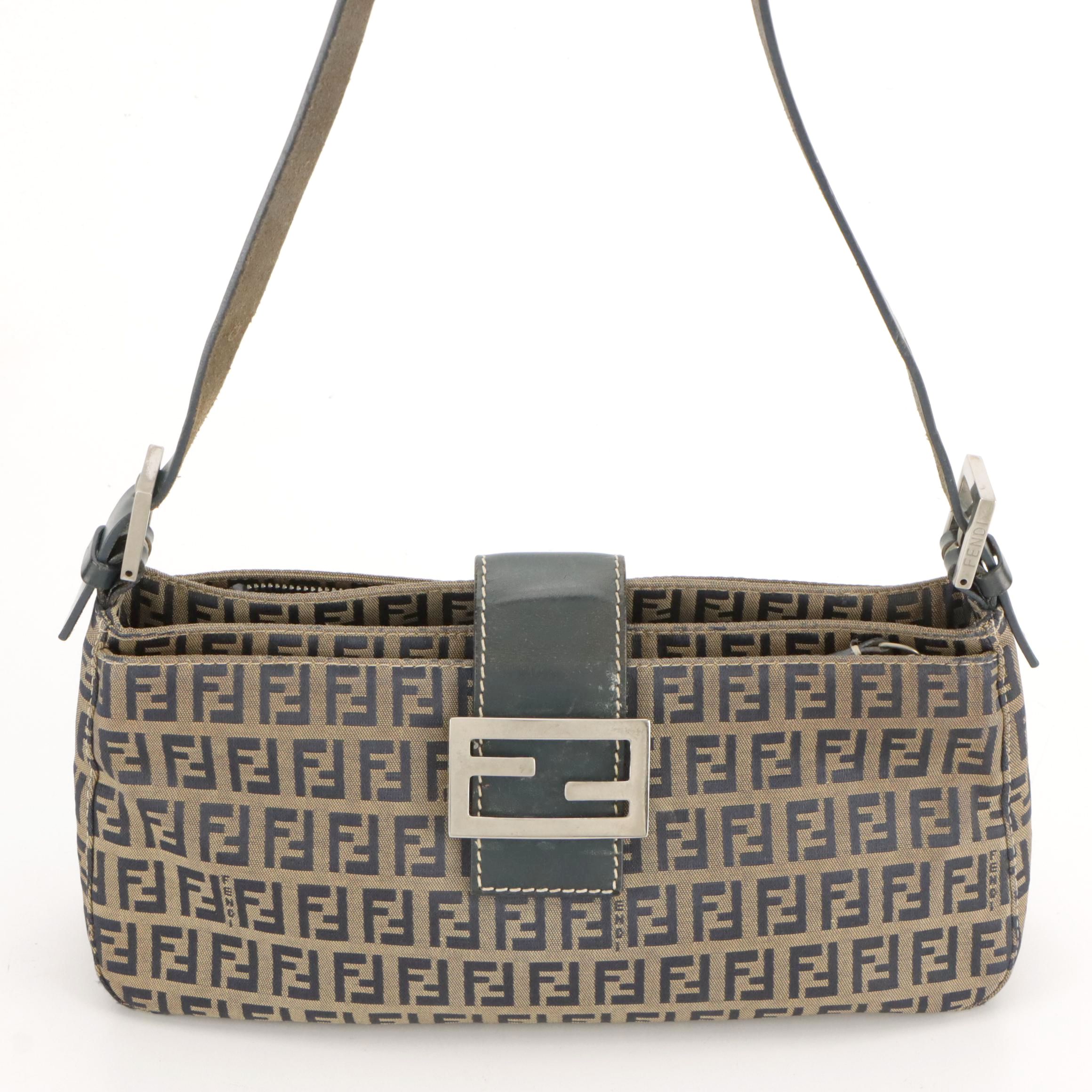 Fendi Baguette Shoulder Bag in Blue Leather and Beige Zucchino Canvas