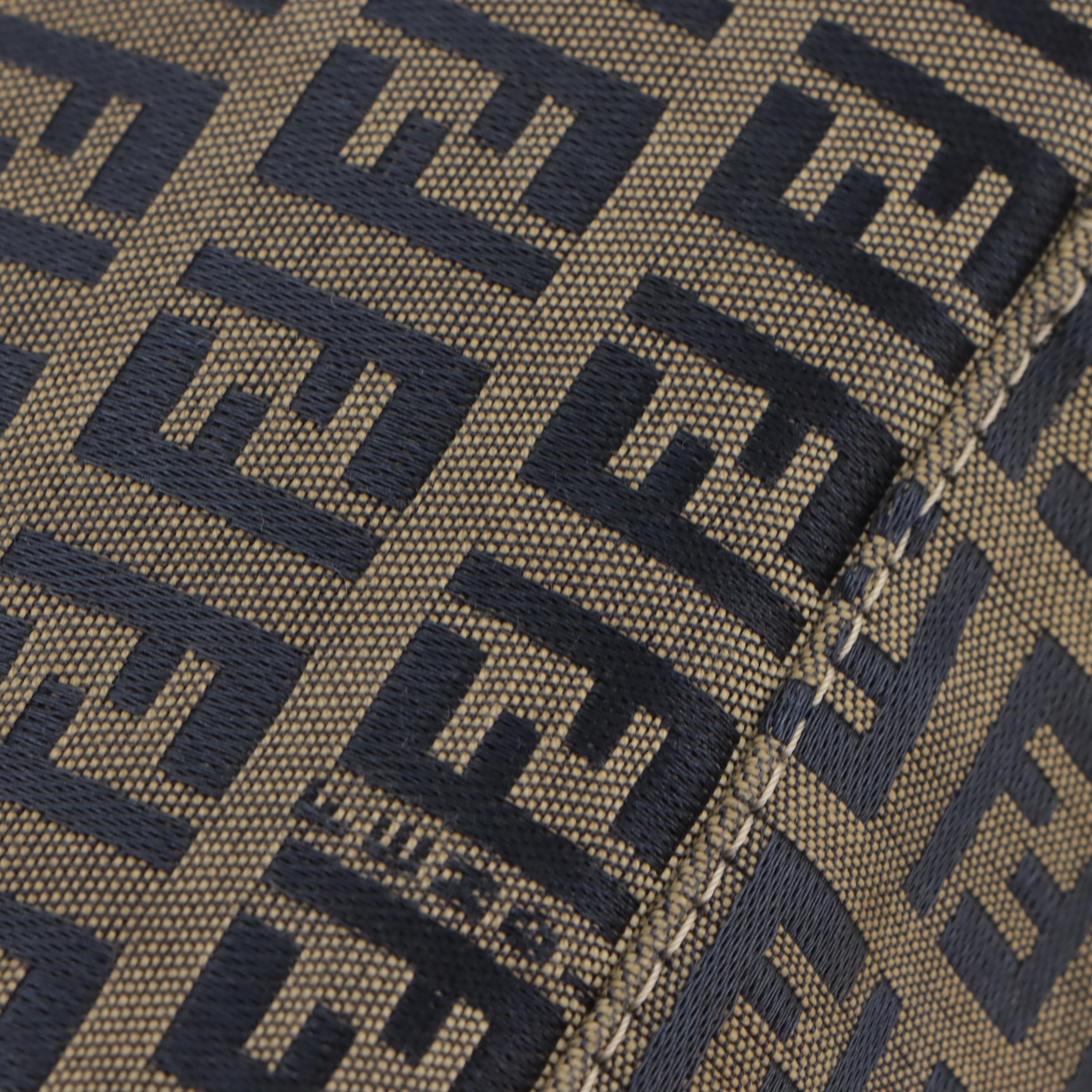 Fendi Baguette Shoulder Bag in Blue Leather and Beige Zucchino Canvas