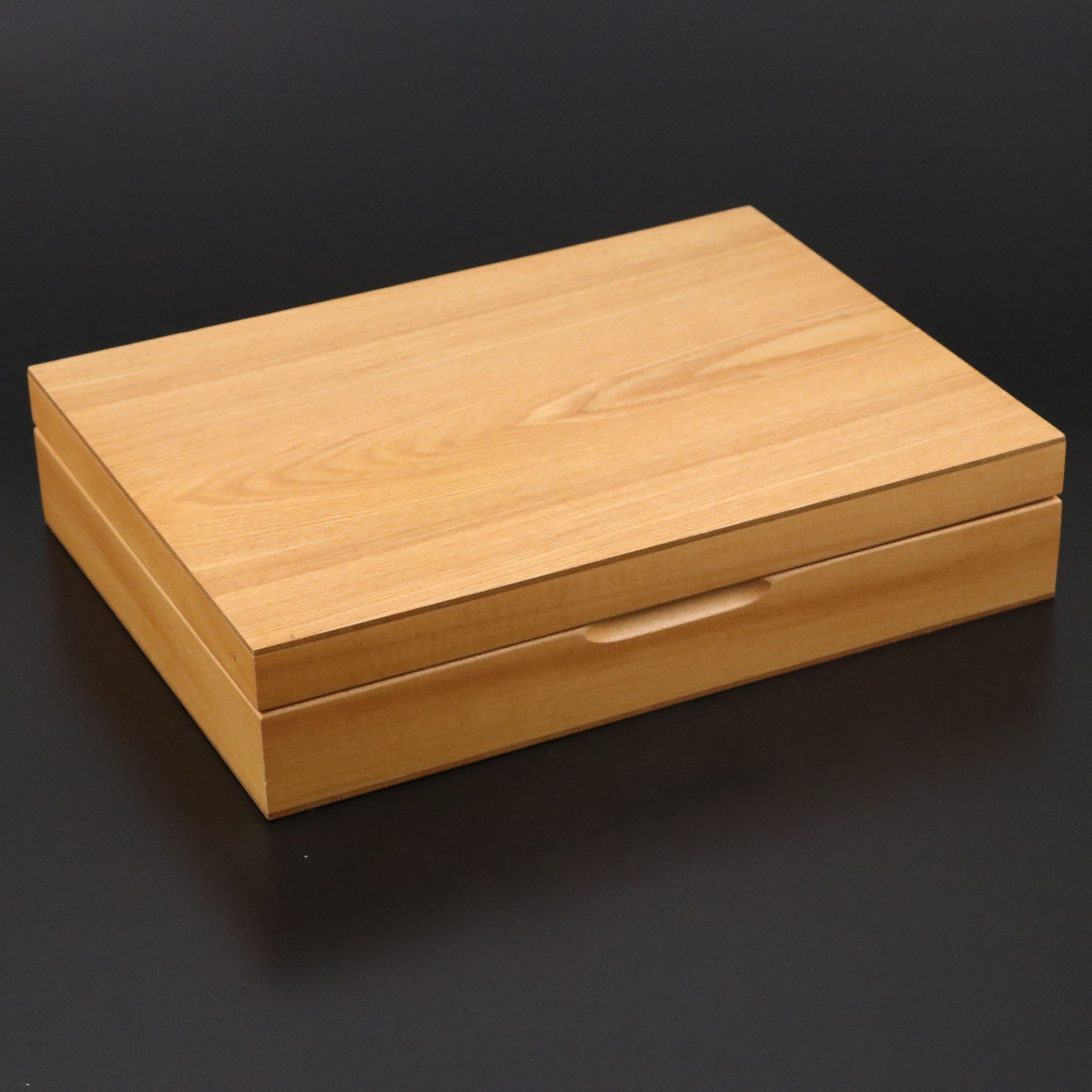 Cambridge "Applaud" Stainless Steel Flatware with Storage Chest