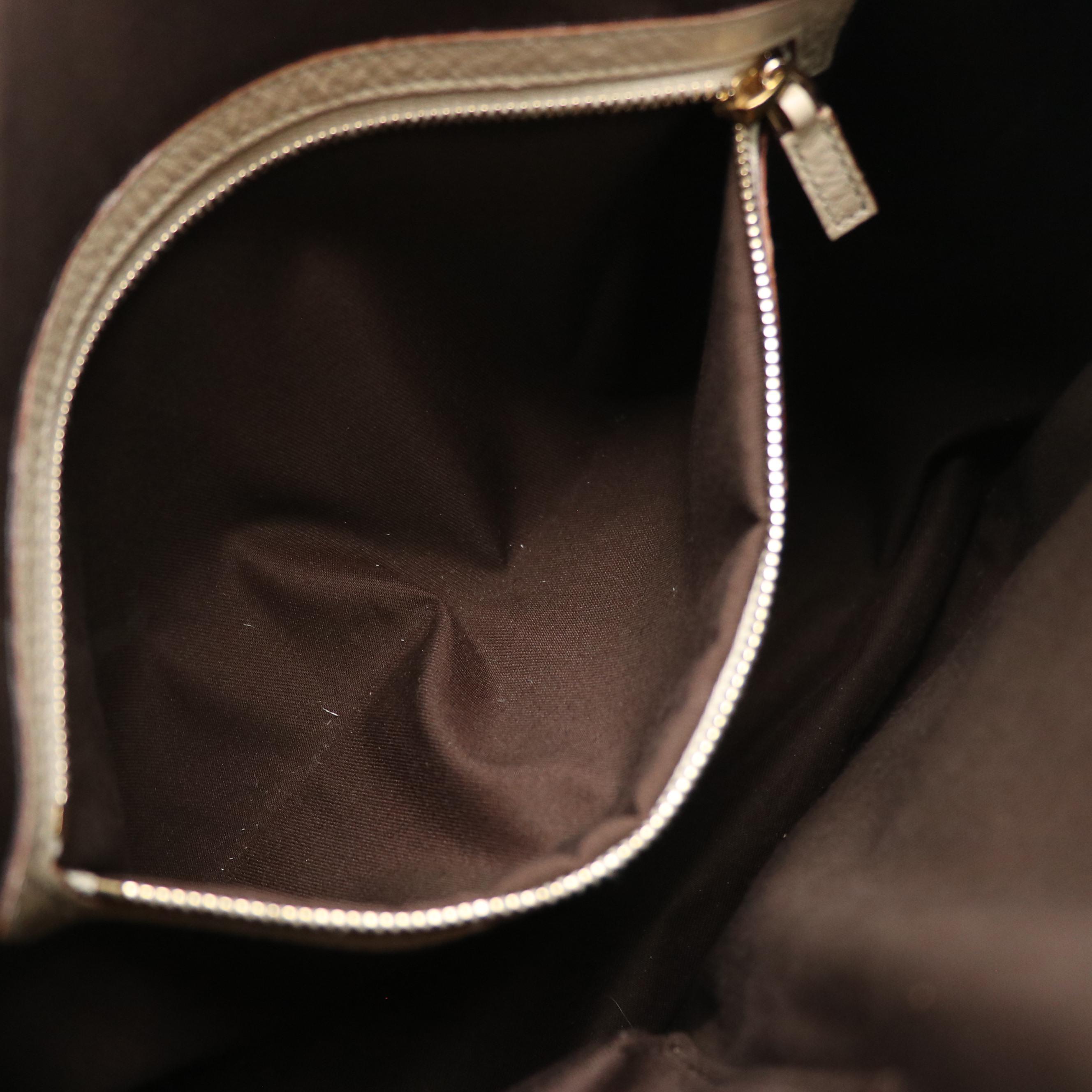 Gucci Zippered Bamboo Handbag in Ivory Grained Calfskin Leather