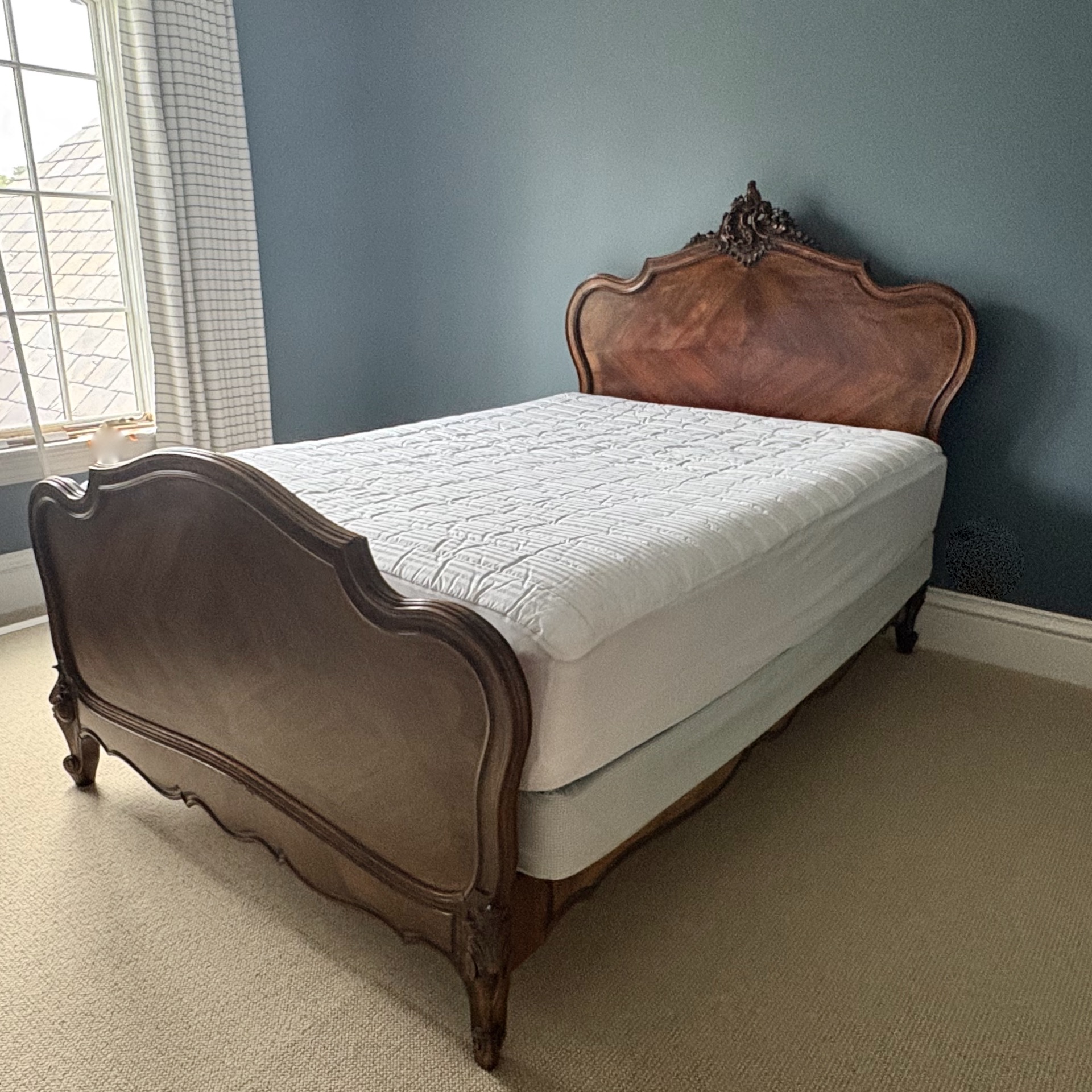 Louis XVI Style Full Bed with Ornately Carved Plume, Early 20th Century