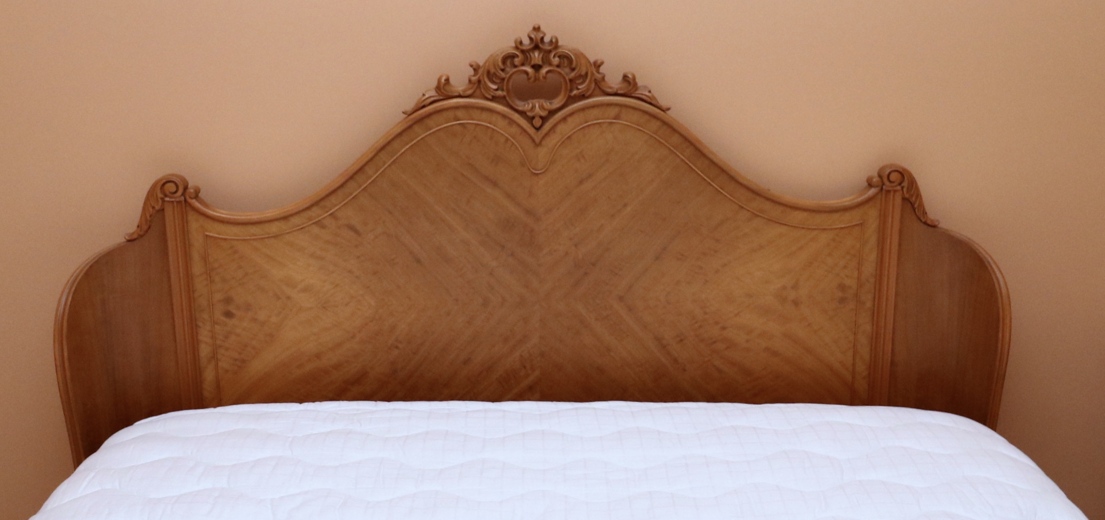 Louis XV Style Carved Bookmatched Walnut Full Bed, Early 20th Century