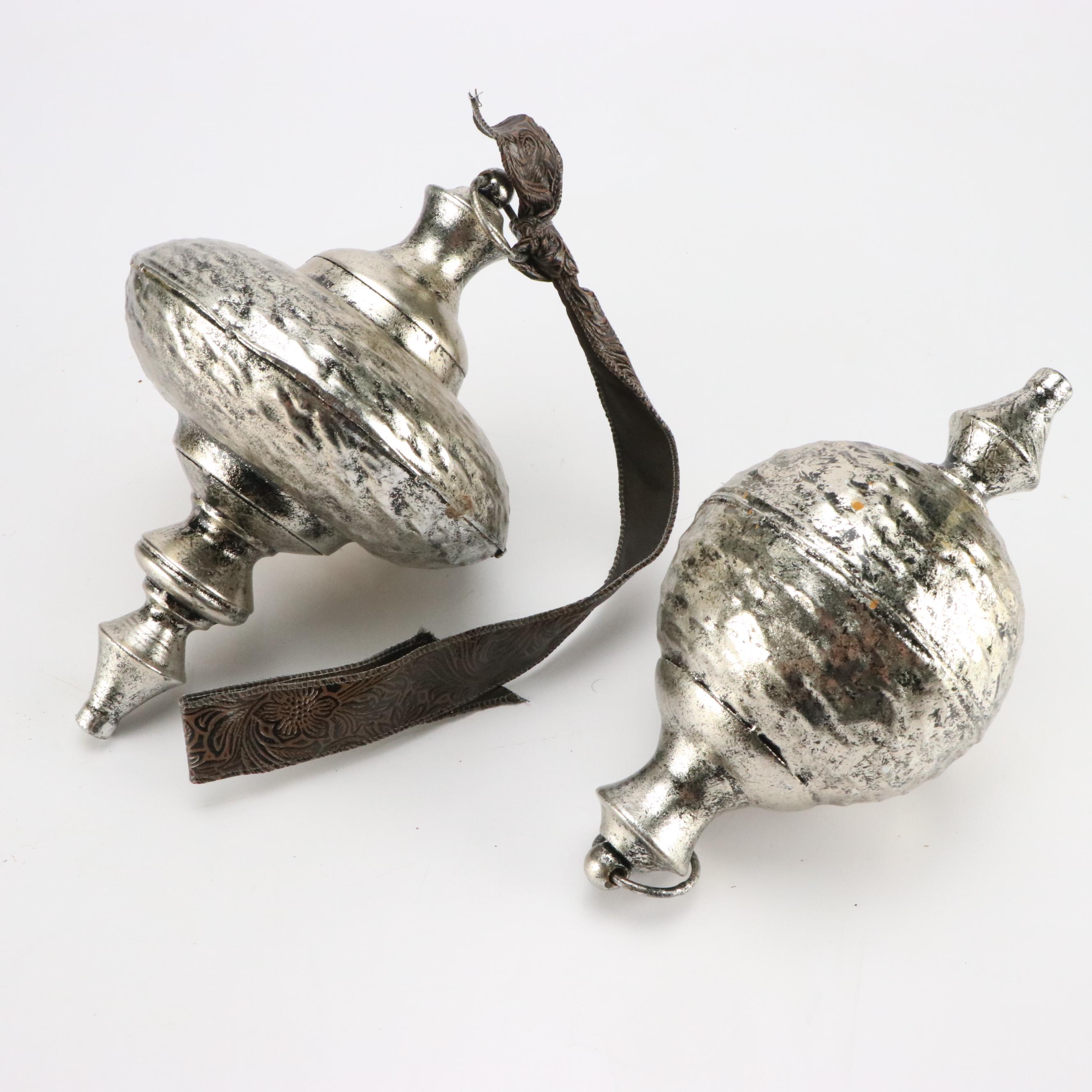 Hearth to Hand Advent Calendar, Illuminated Tree Stars and Other Holiday Décor