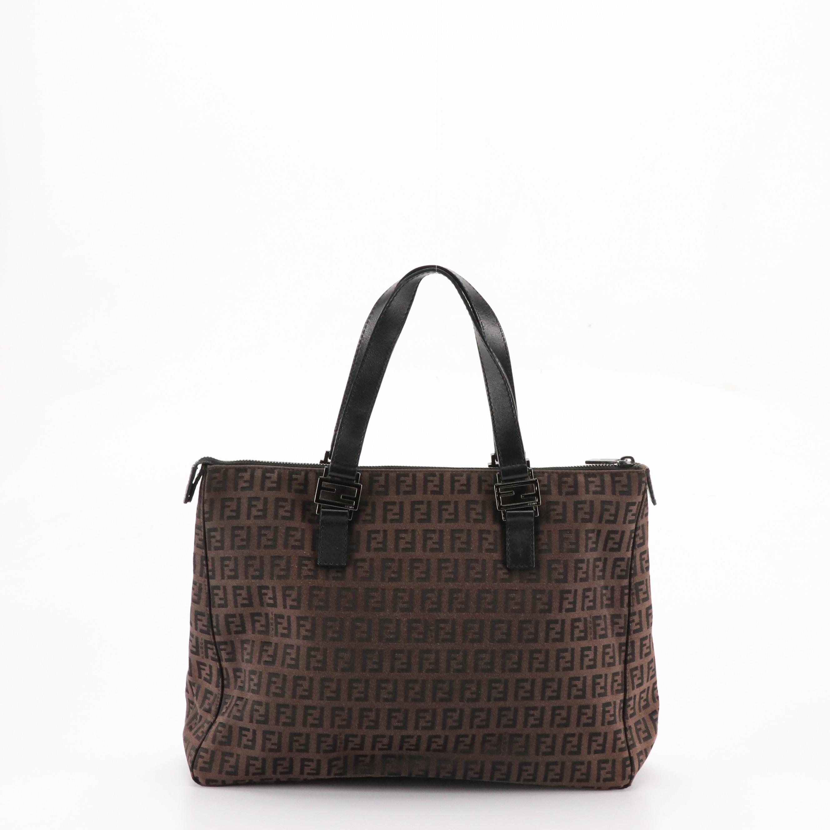 Fendi Shoulder Bag in Brown Zucca Canvas and Black Leather