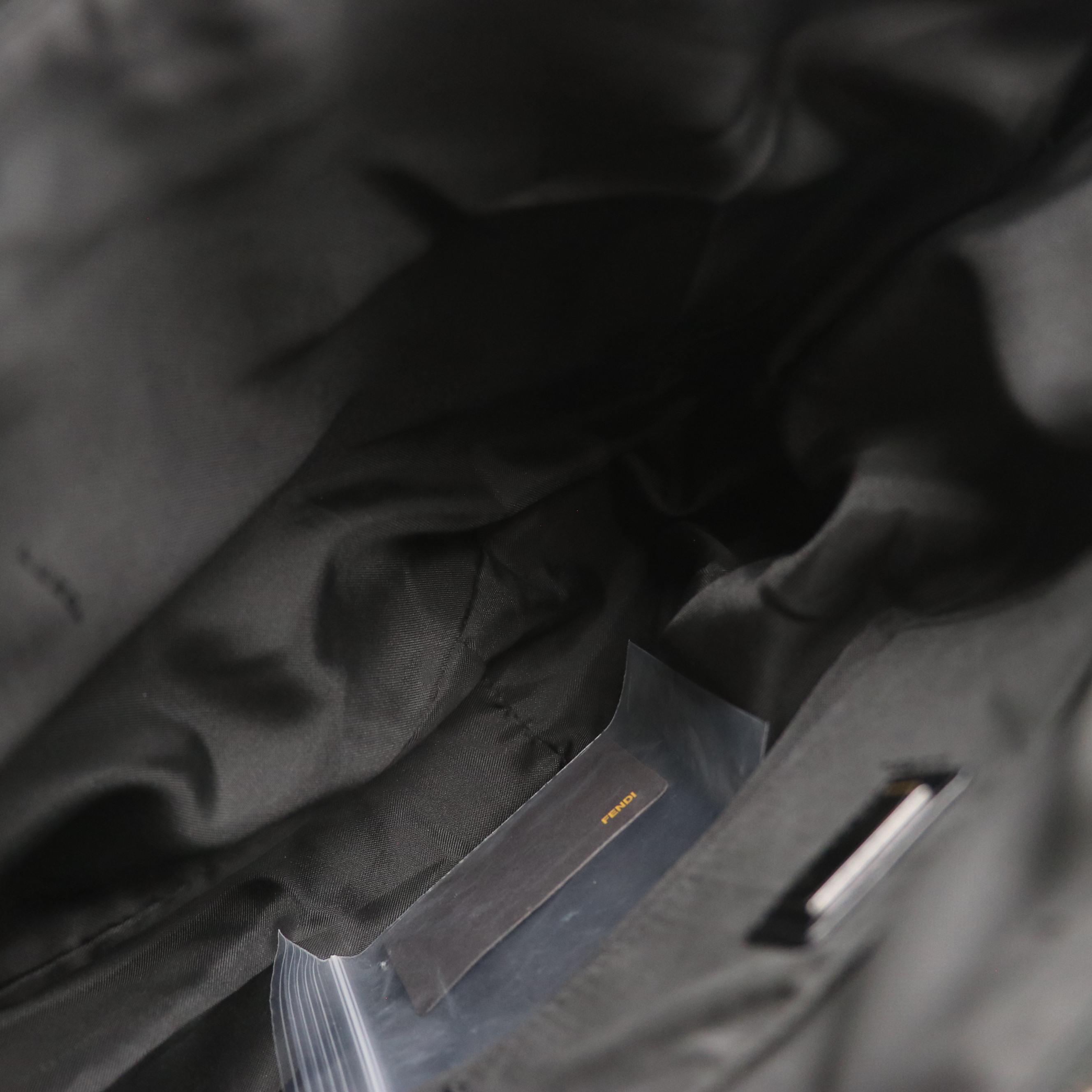 Fendi Shoulder Bag in Brown Zucca Canvas and Black Leather