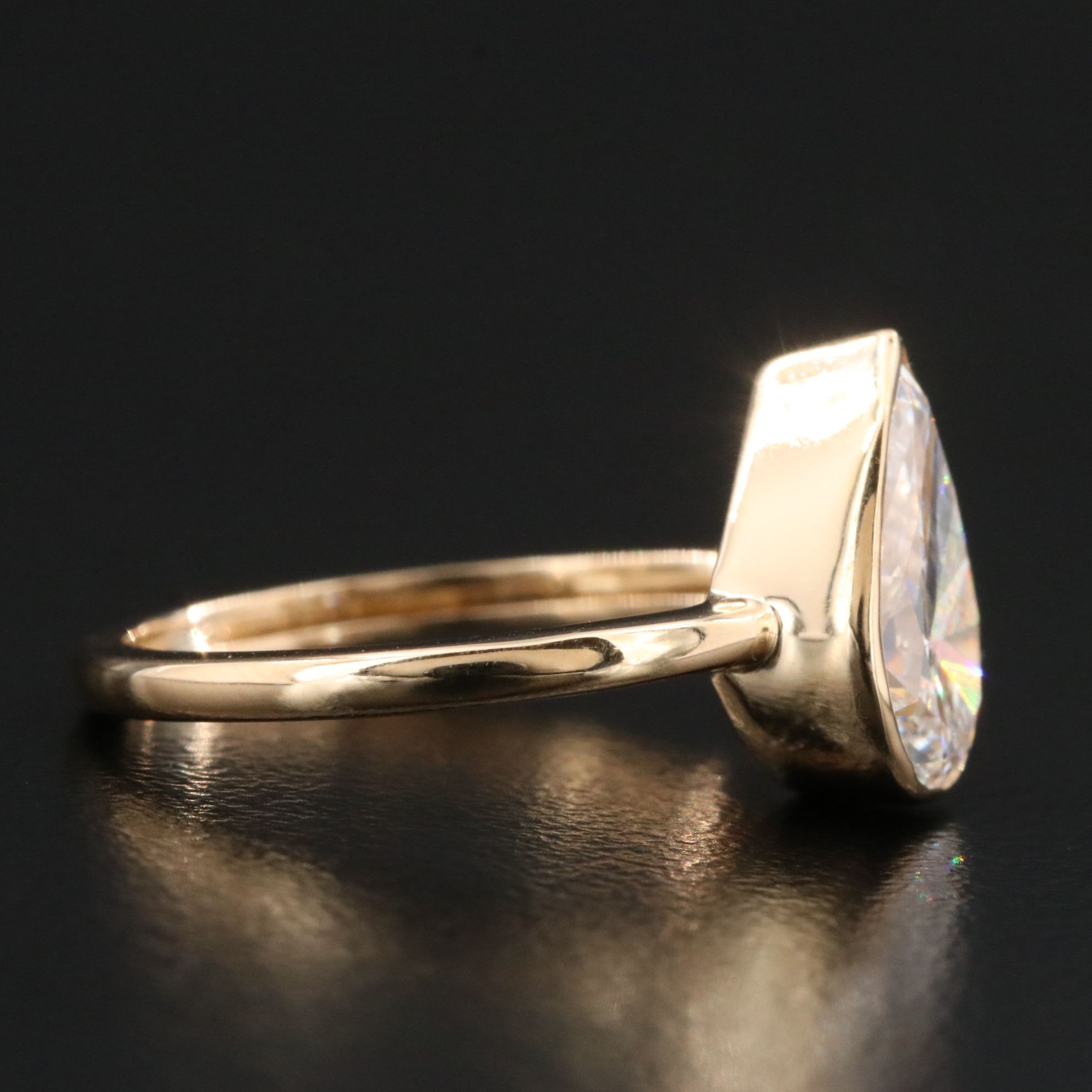 18K 1.96 CT Lab Grown Diamond Solitaire Ring with IGI Report