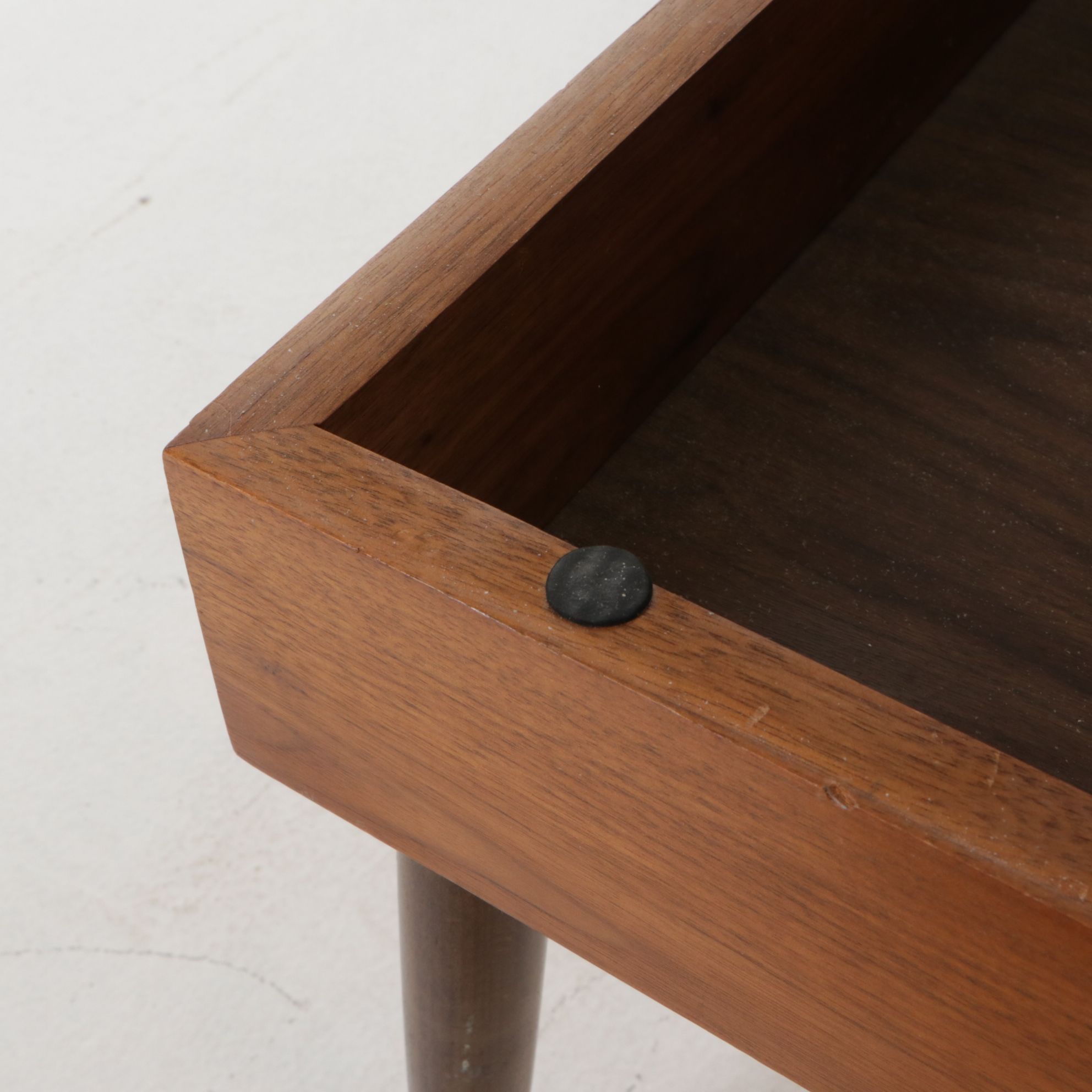 Pearl-Wick Mid Century Modern Walnut Valet Chair