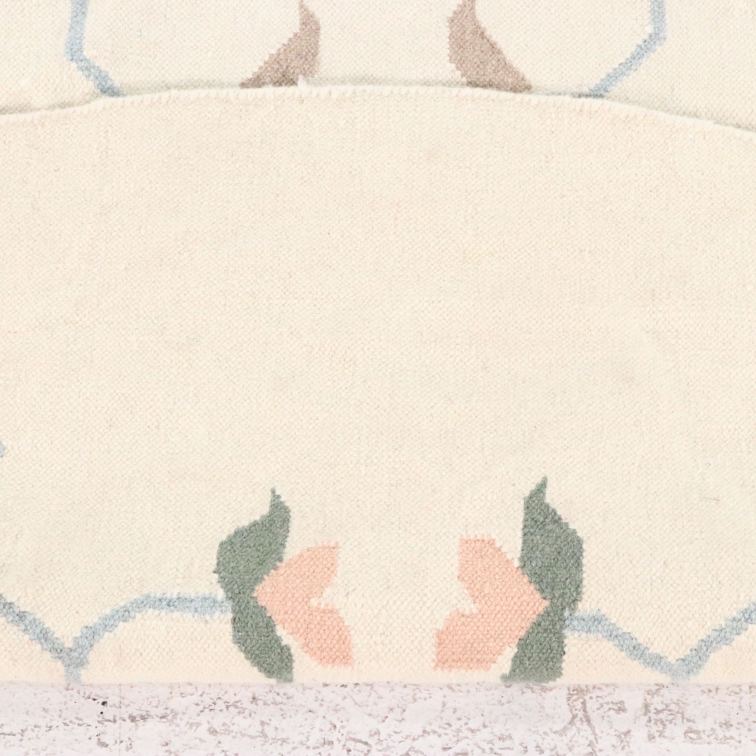 7'6 Round Handwoven Indian Dhurrie Area Rug