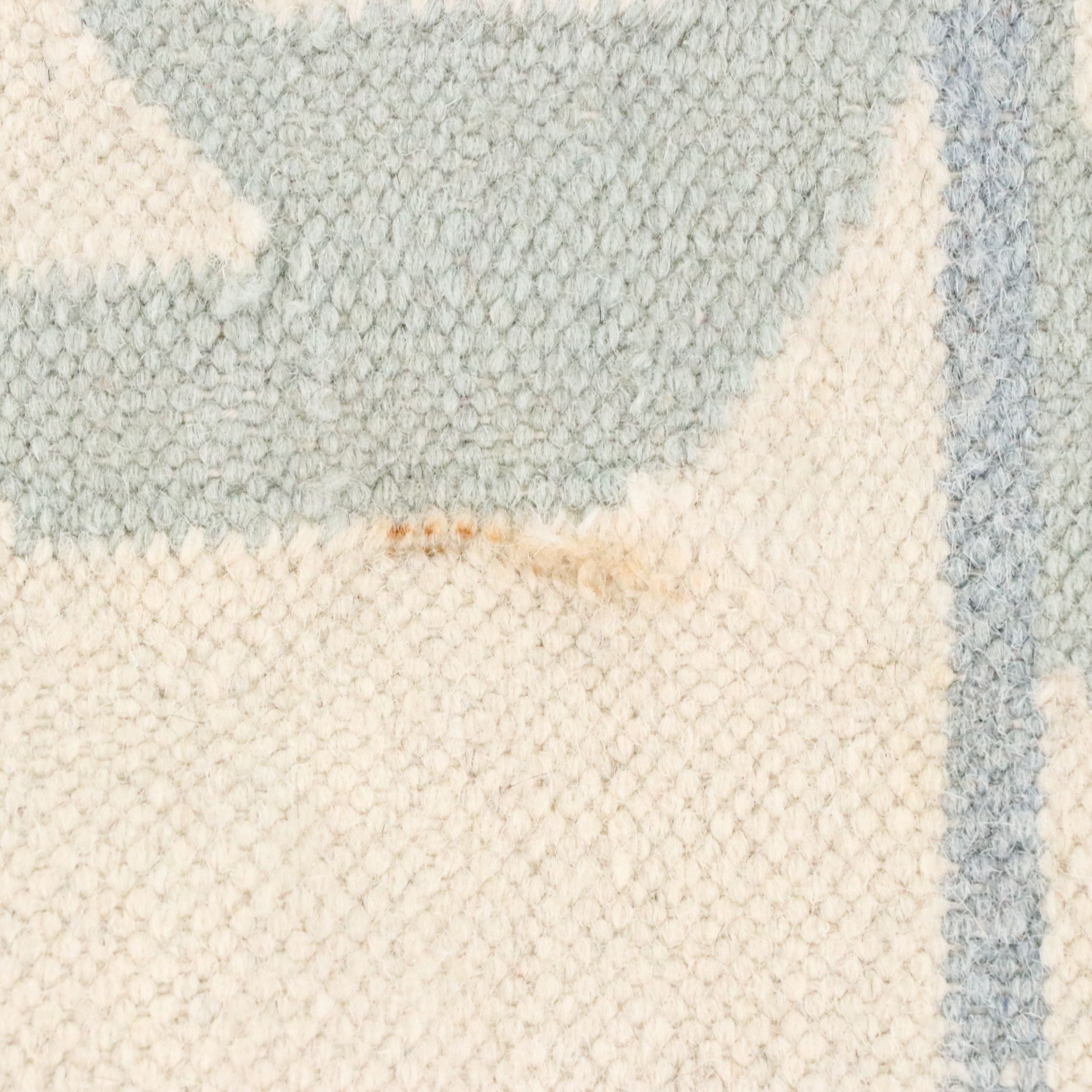 7'6 Round Handwoven Indian Dhurrie Area Rug