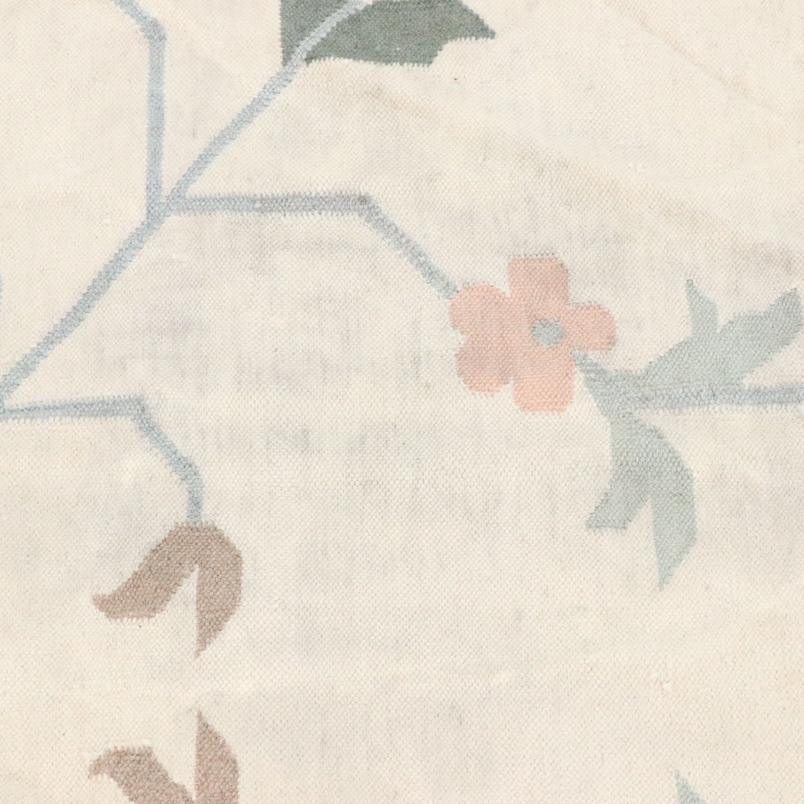 7'6 Round Handwoven Indian Dhurrie Area Rug