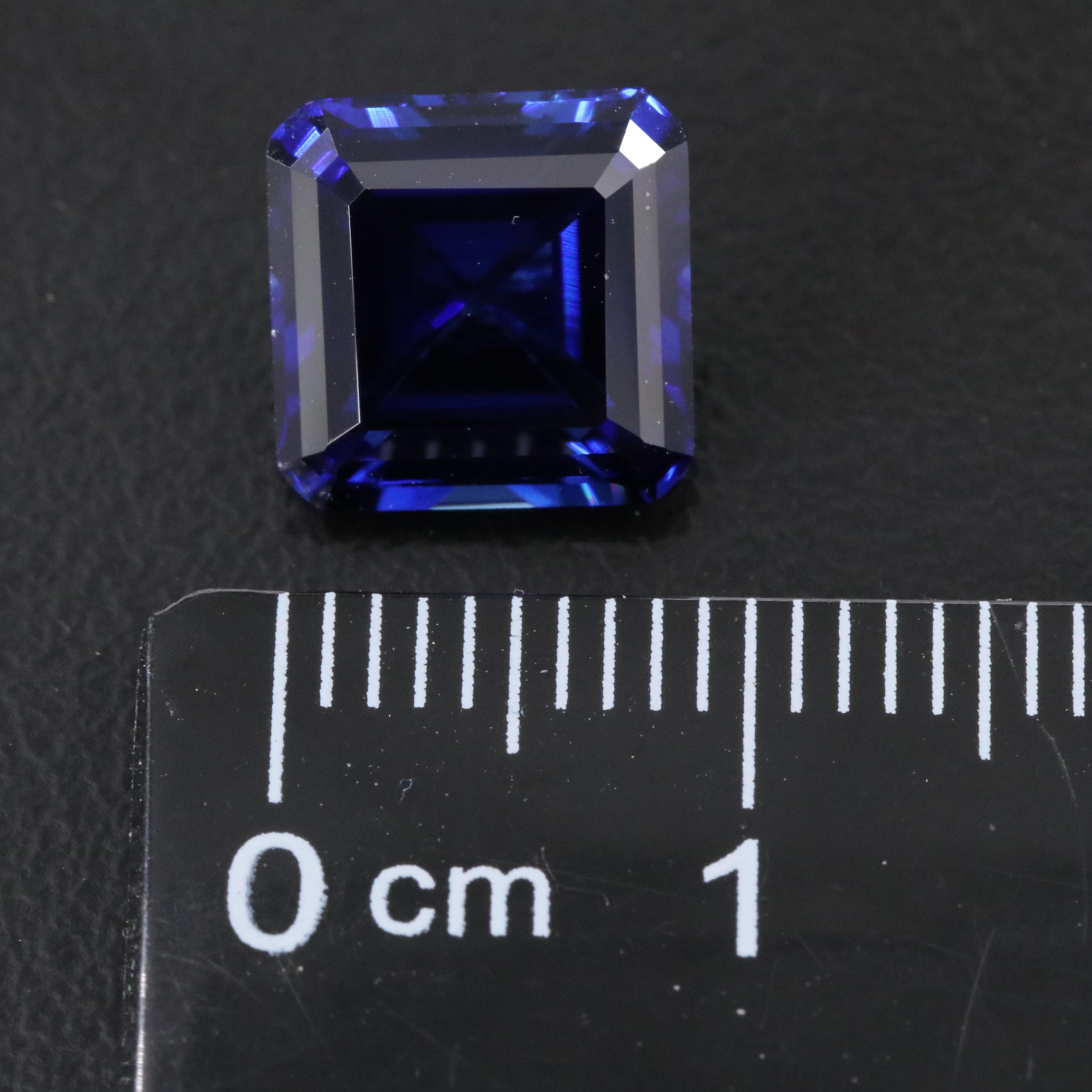 Loose 4.54 CT Lab Grown Sapphire