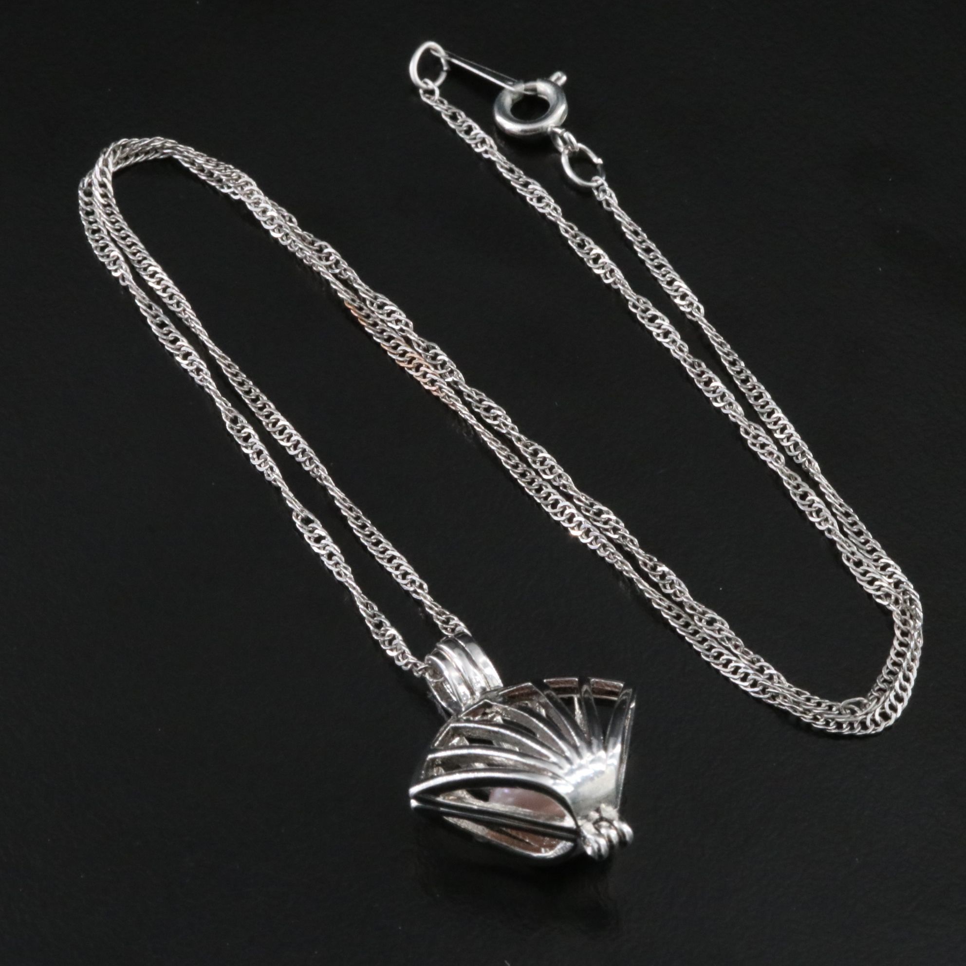 Shell Cage Pendant Necklace with Pearl