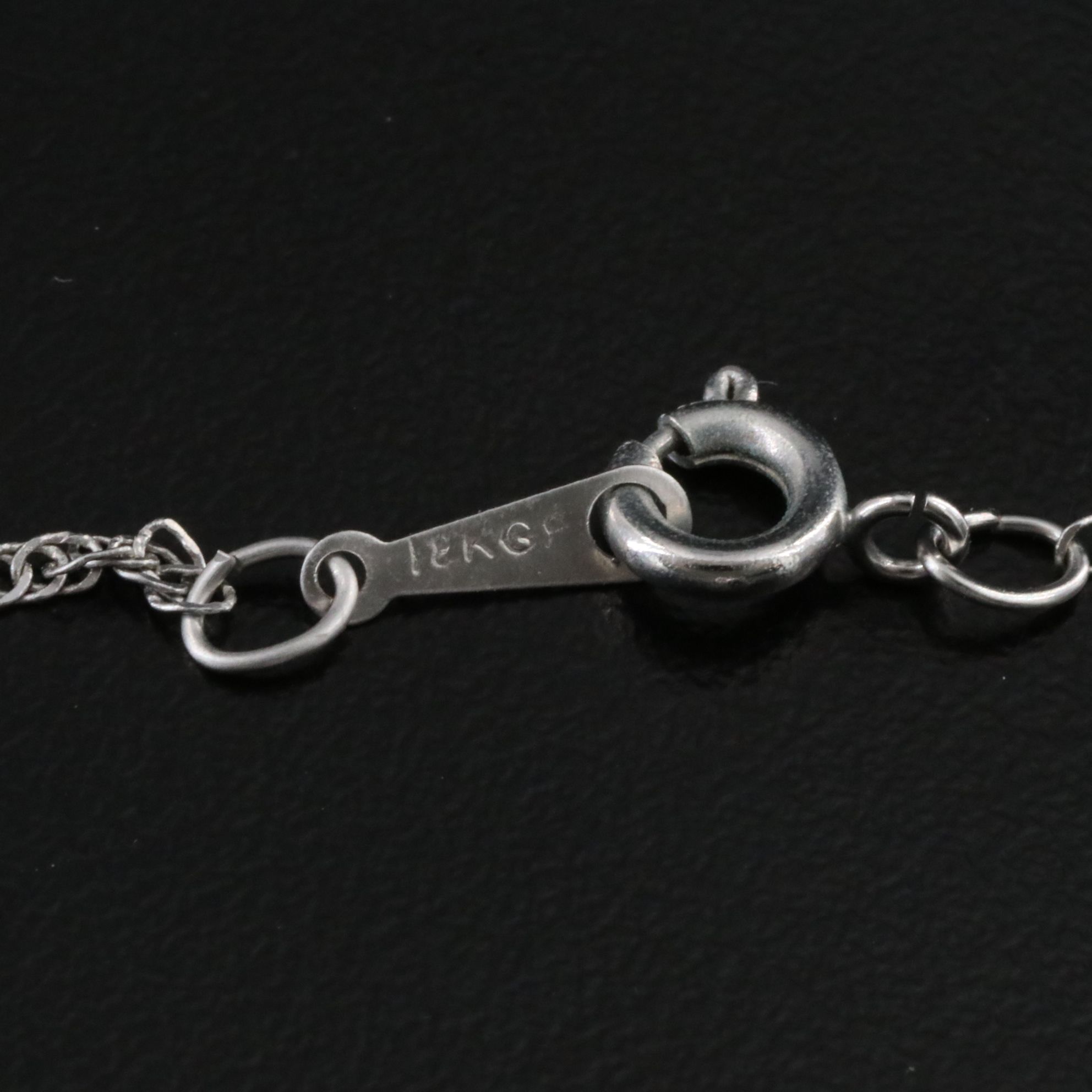 Shell Cage Pendant Necklace with Pearl