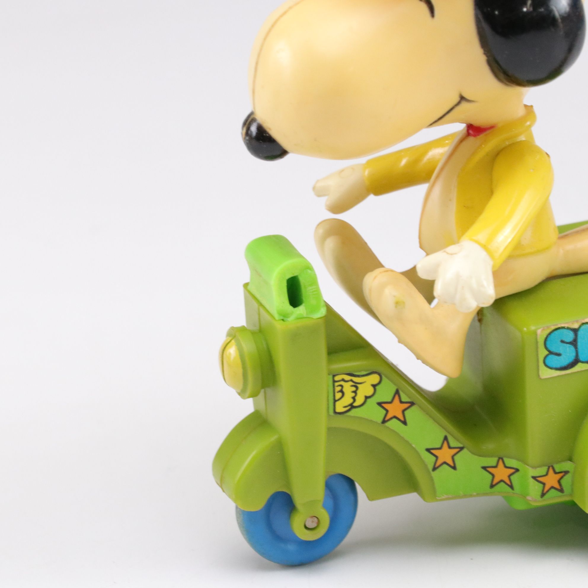 Peanuts Snoopy "Speedy Delivery" Toy & Thermos with M&Ms Christmas Figure & More