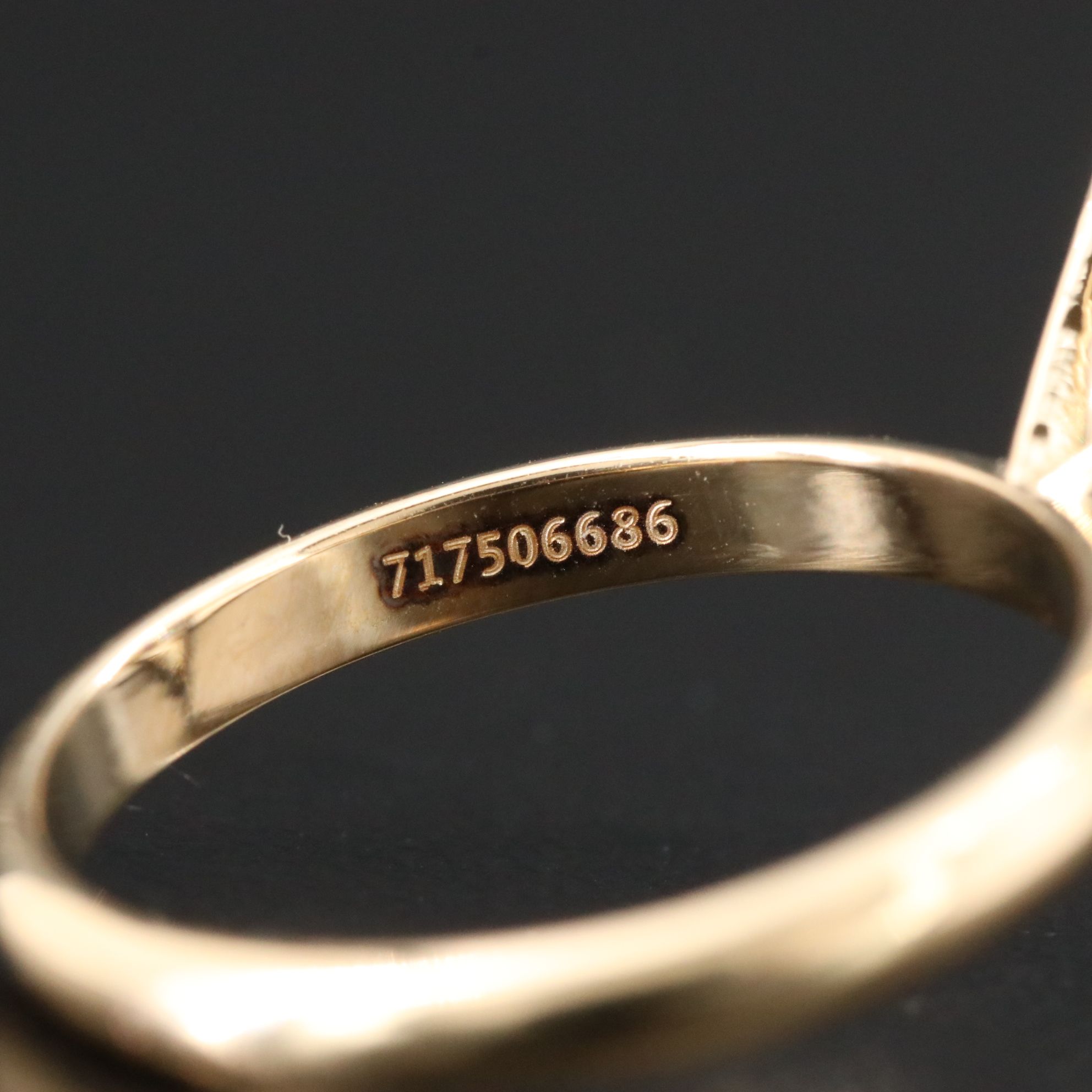 18K 4.75 CT Lab Grown Diamond Solitaire Ring with IGI Report