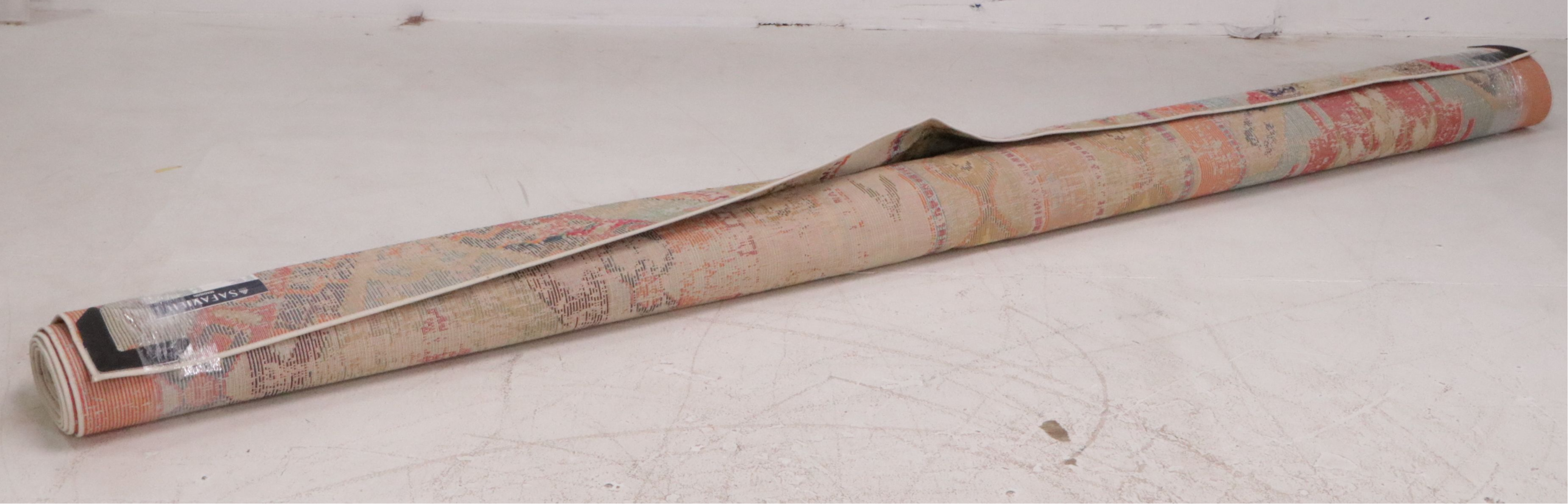 12' x 14'11 Machine Made Safavieh "Madison" Room-Sized Rug