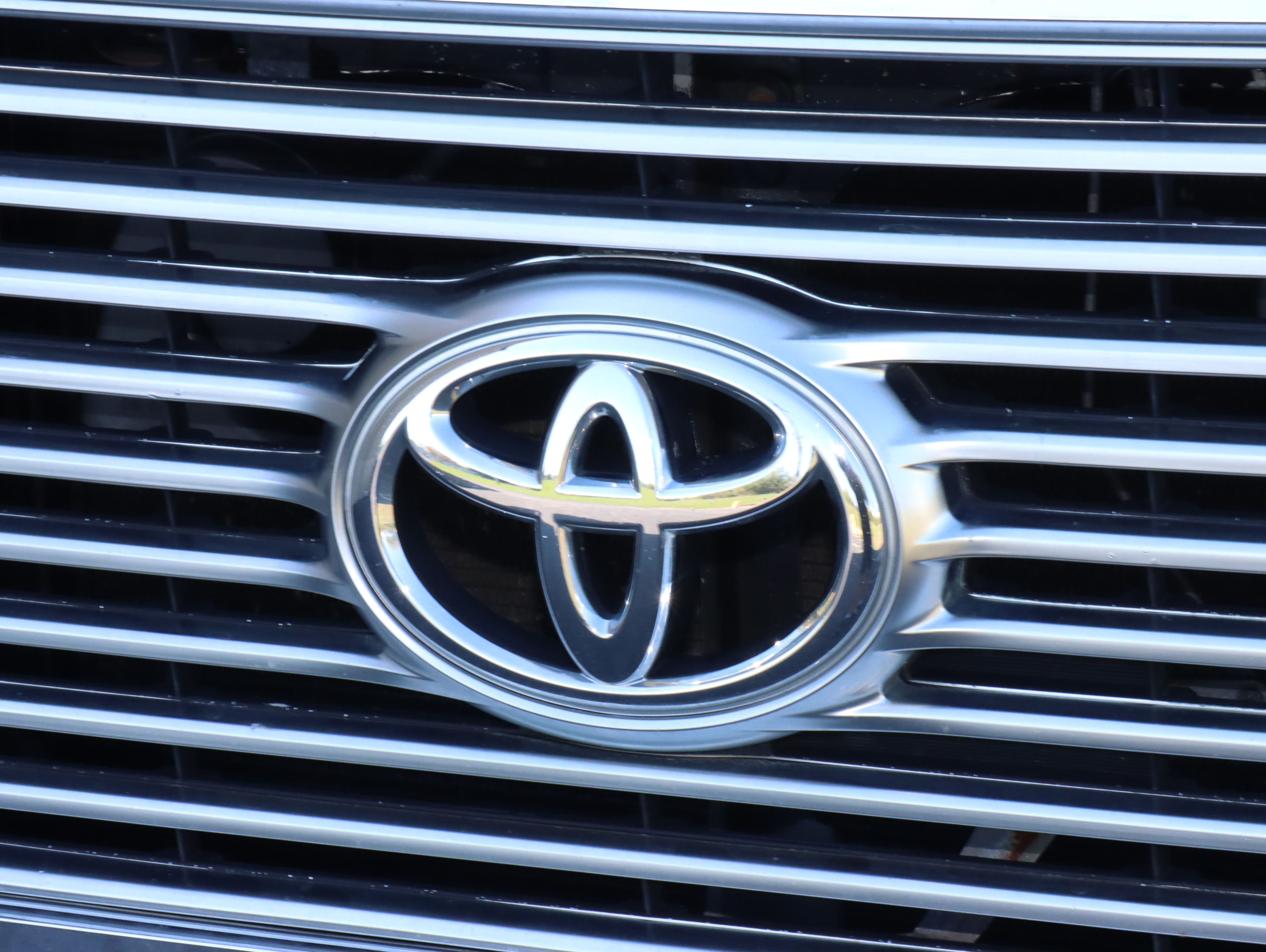 2010 Toyota Tundra Limited 4x4 Double Cab Pickup Truck