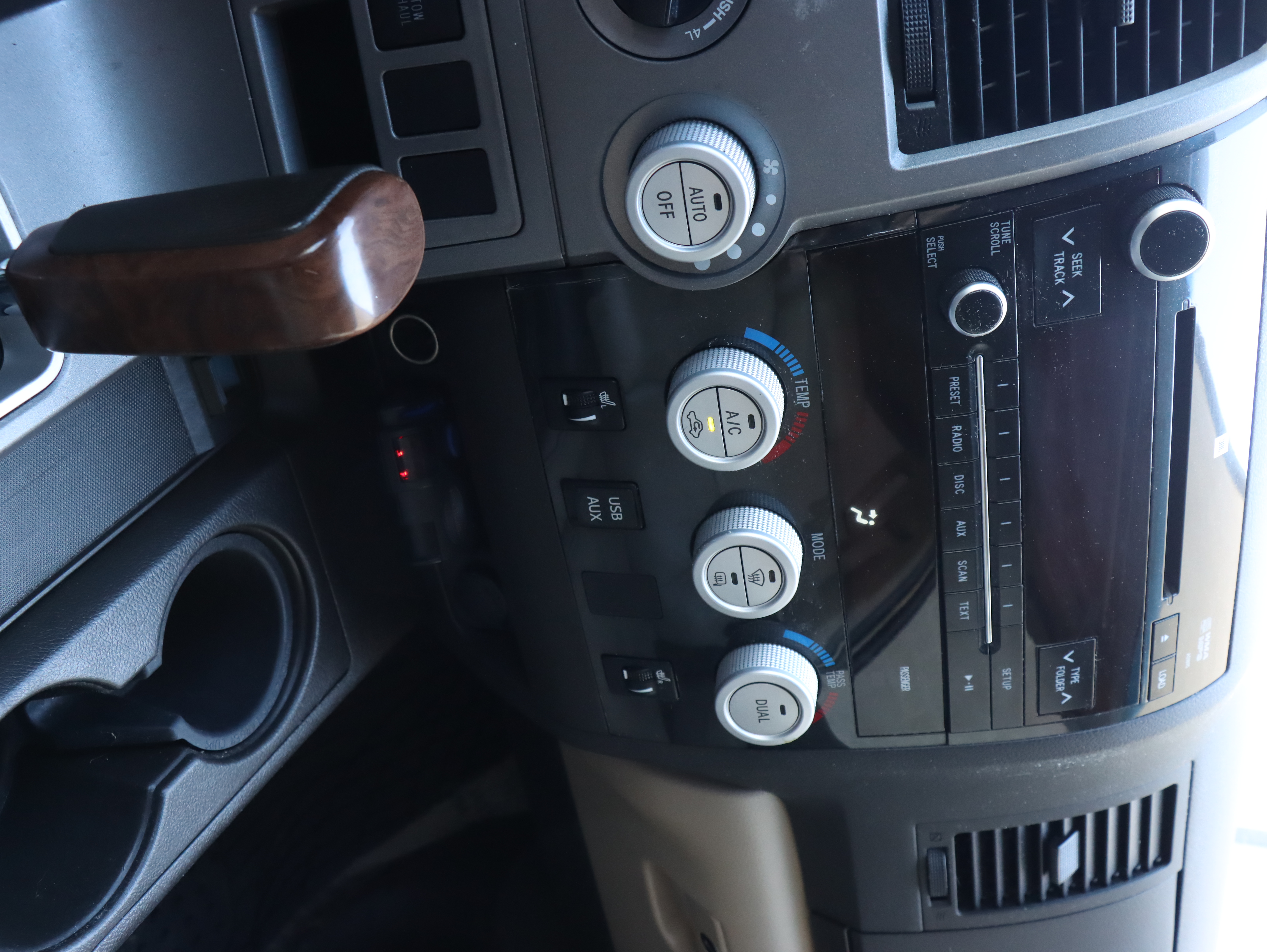 2010 Toyota Tundra Limited 4x4 Double Cab Pickup Truck