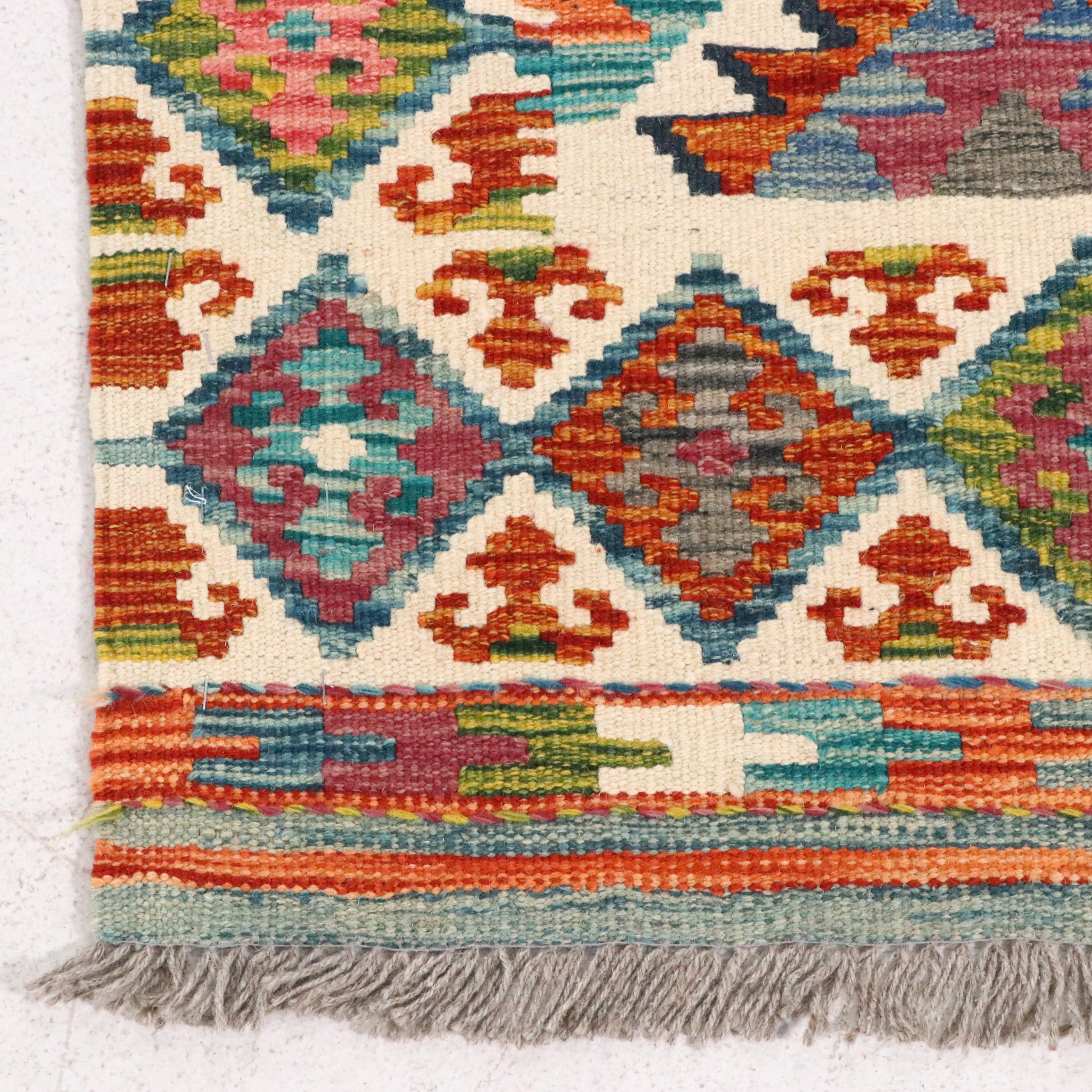 4'10 x 7'1 Handwoven Pakistani Kilim Area Rug