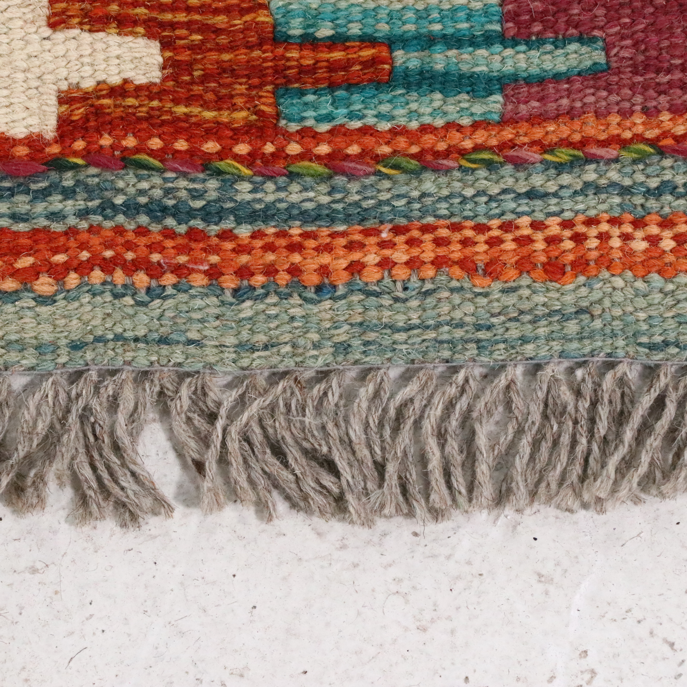 4'10 x 7'1 Handwoven Pakistani Kilim Area Rug