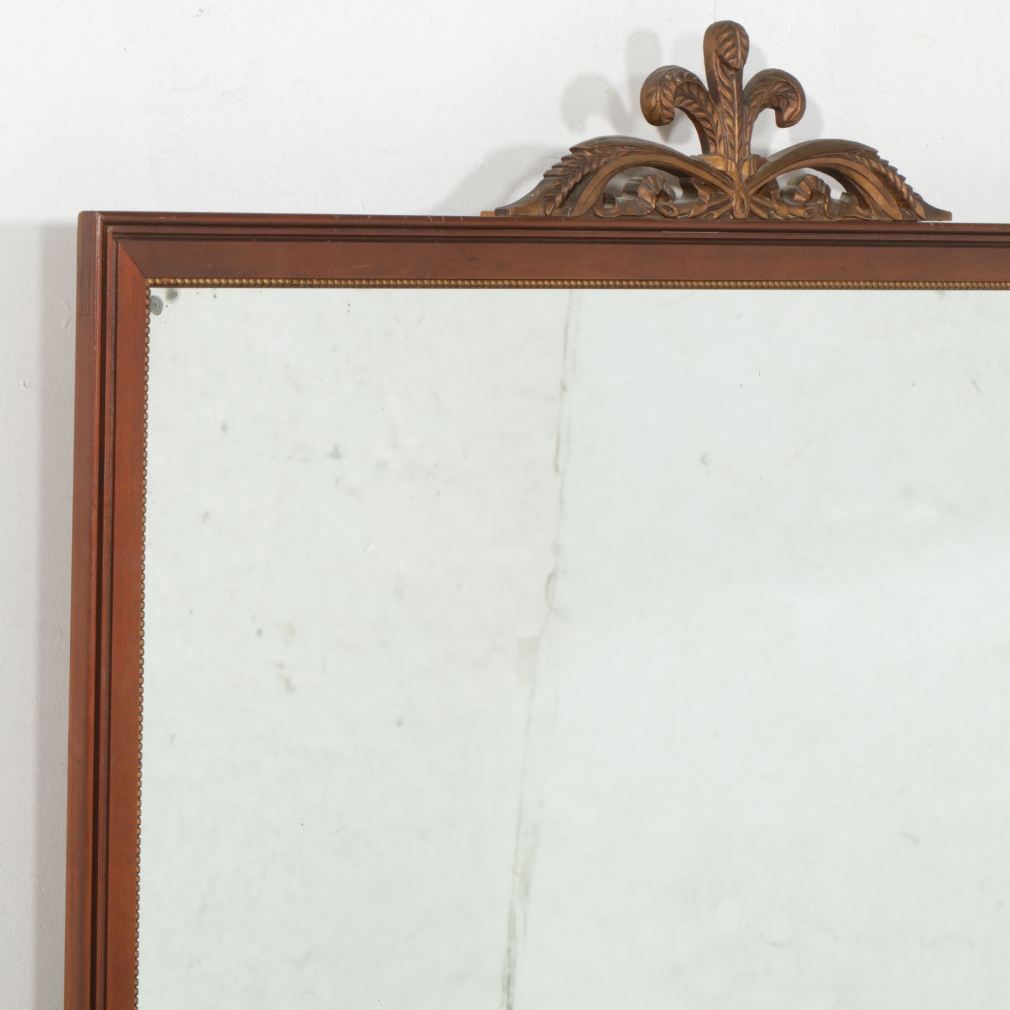 Dixie Hepplewhite Style Mahogany Dresser and Mirror, Early to Mid-20th Century