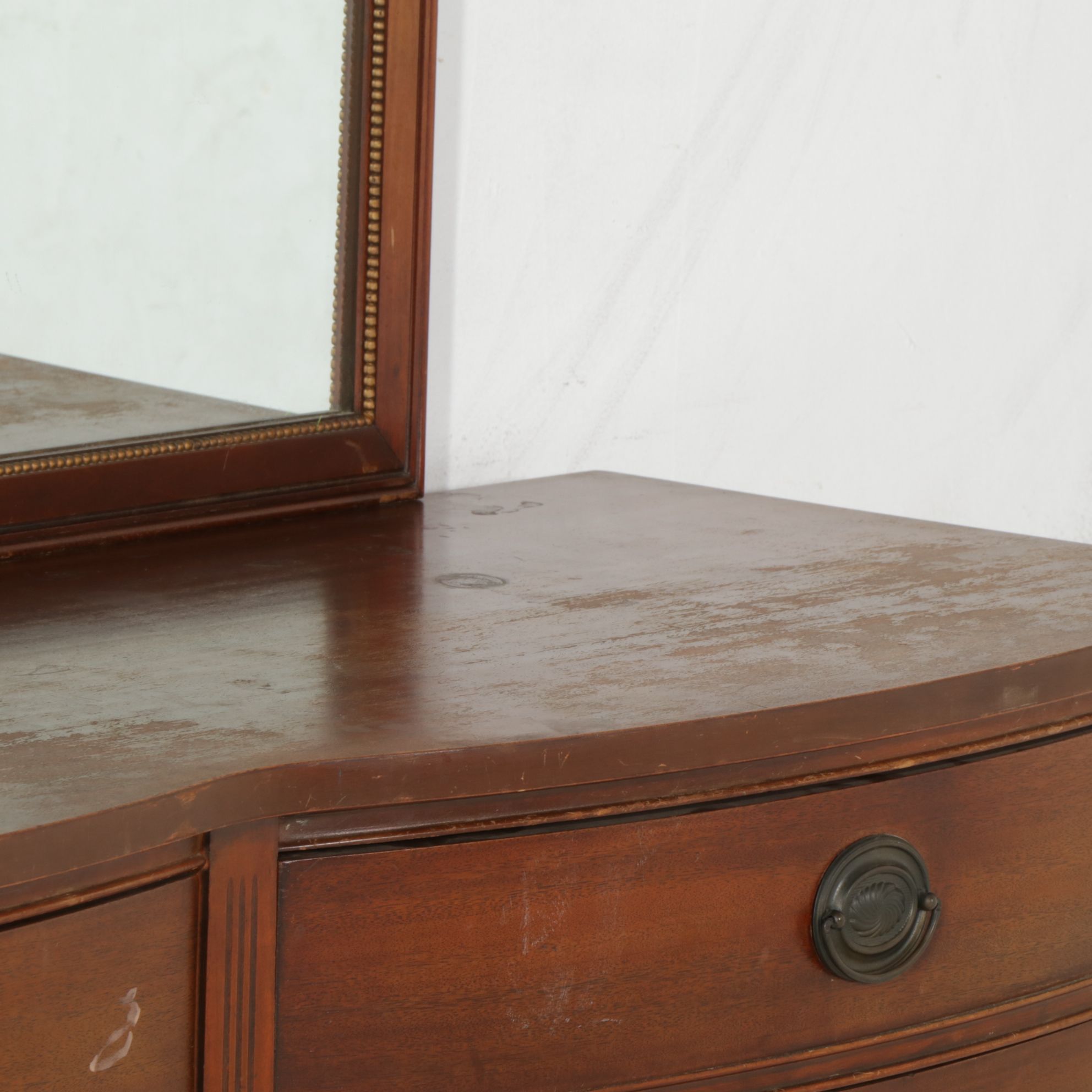 Dixie Hepplewhite Style Mahogany Dresser and Mirror, Early to Mid-20th Century