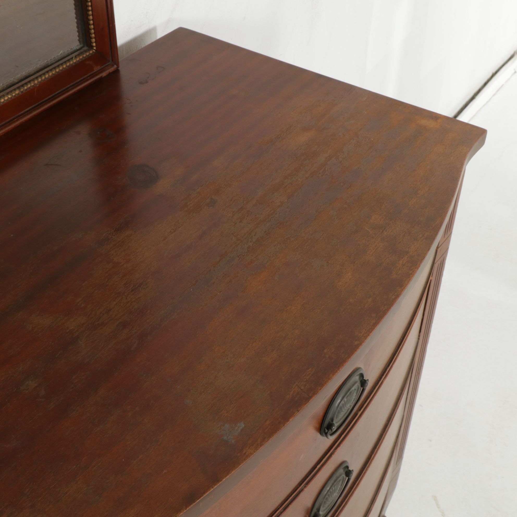 Dixie Hepplewhite Style Mahogany Dresser and Mirror, Early to Mid-20th Century