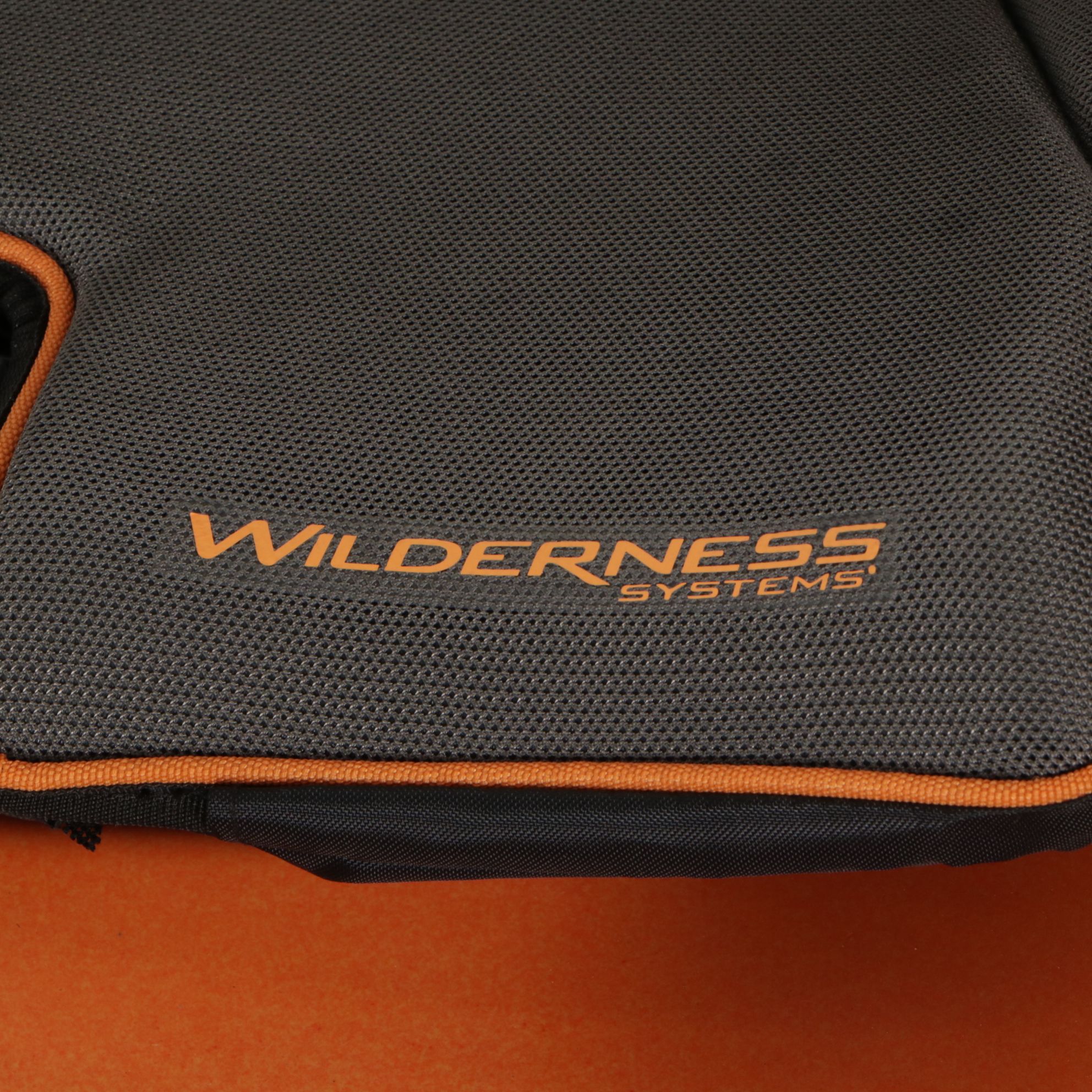 Wilderness Systems Tarpon 105 Kayak in Mango with Pair of Oars