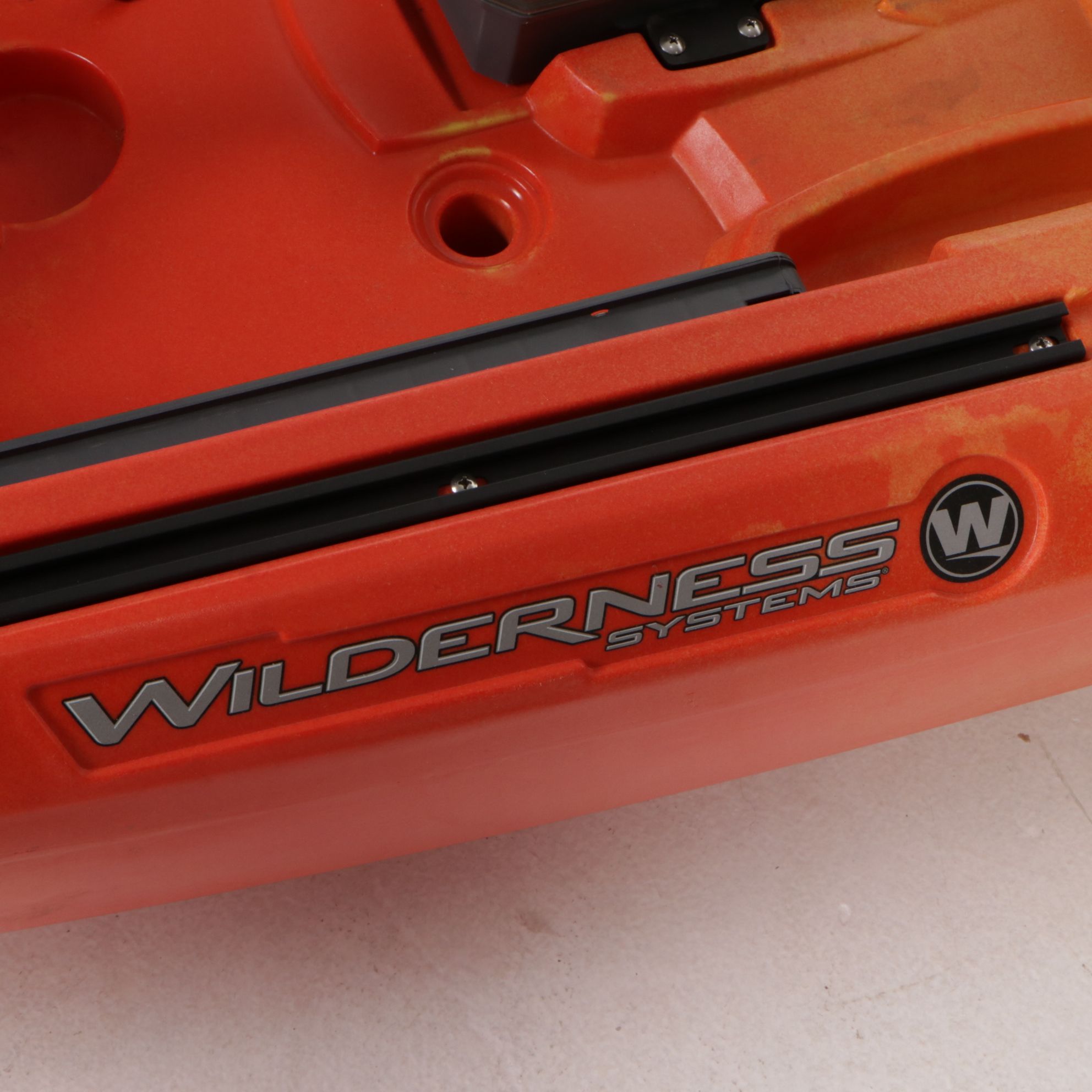 Wilderness Systems Tarpon 105 Kayak in Mango with Pair of Oars