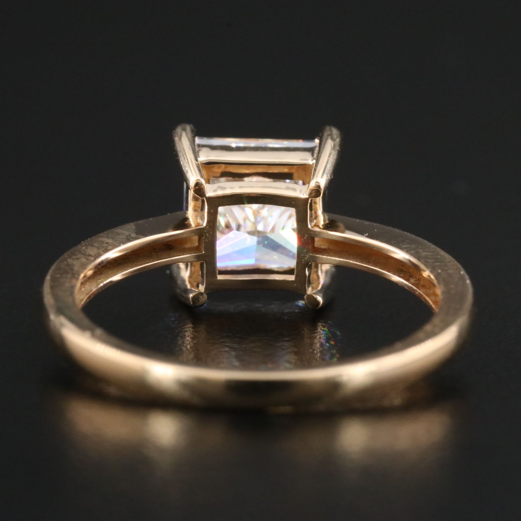 18K 1.87 CT Lab Grown Diamond Solitaire Ring with IGI Report