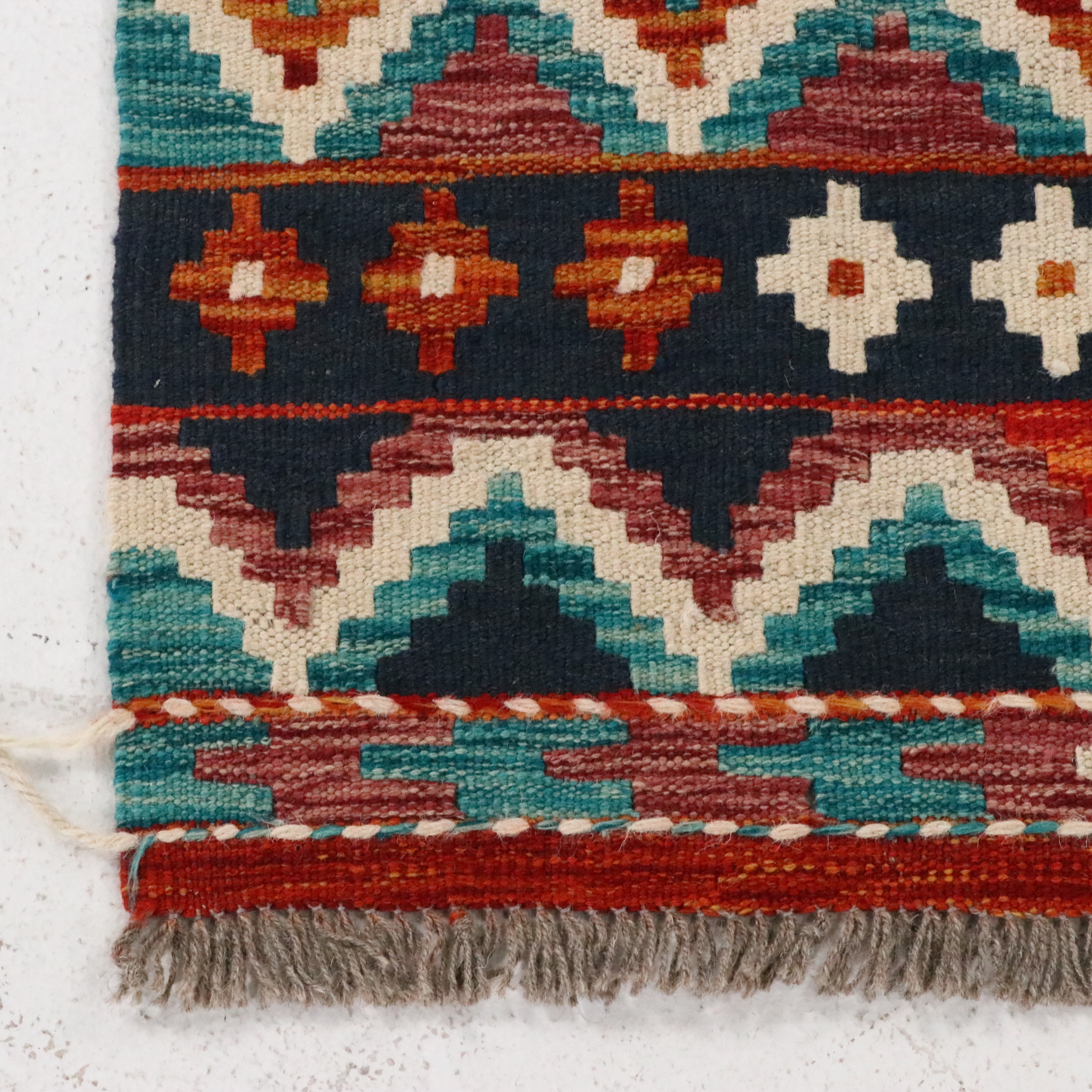 6'9 x 7' Handwoven Pakistani Kilim Area Rug