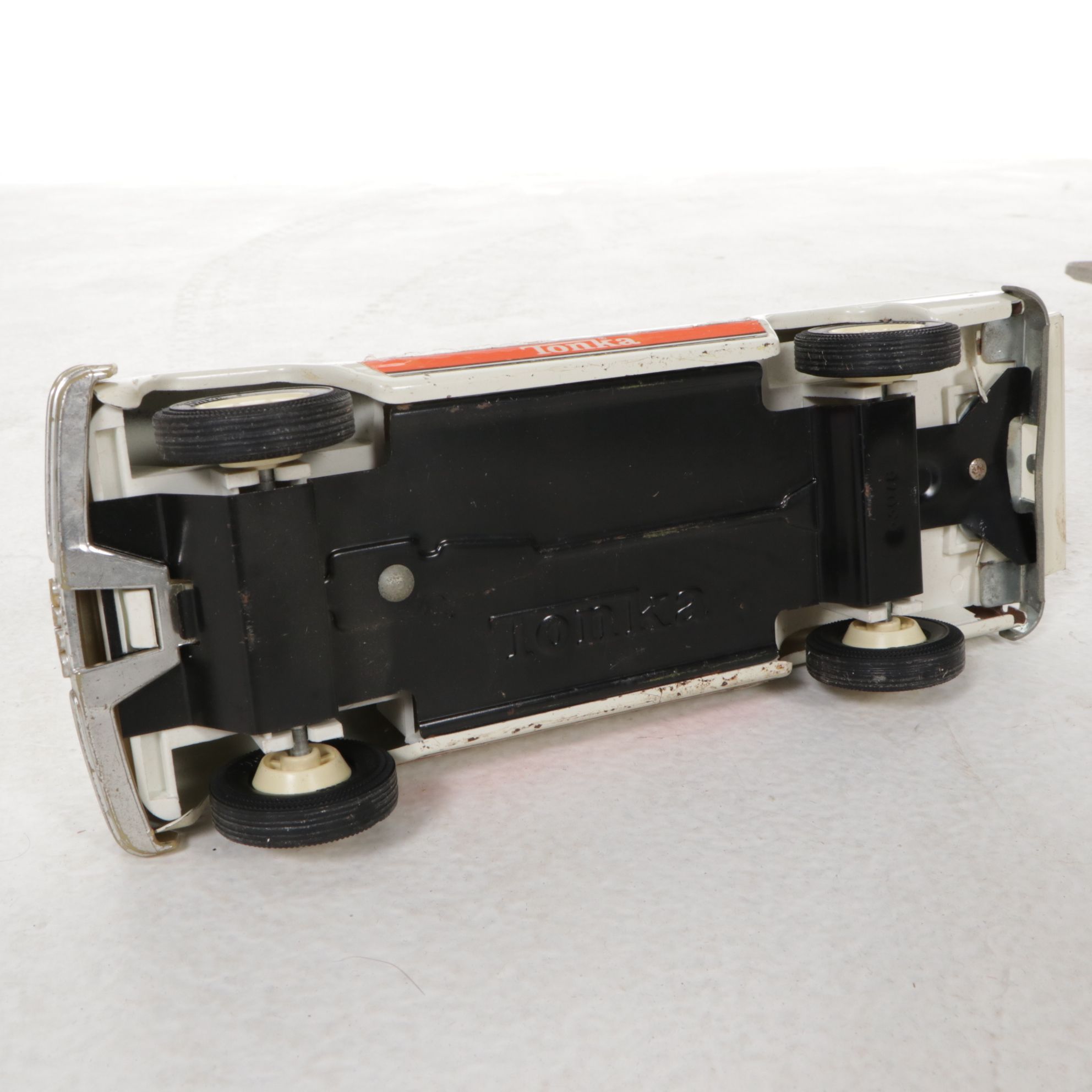 Tonka Red Fire Engine, Green Dump Truck and Jeep Wagoneer Rescue Ambulance