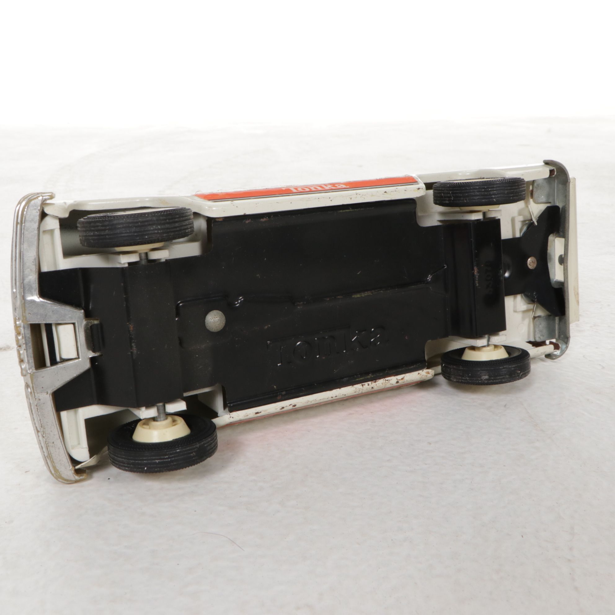 Tonka Red Fire Engine, Green Dump Truck and Jeep Wagoneer Rescue Ambulance