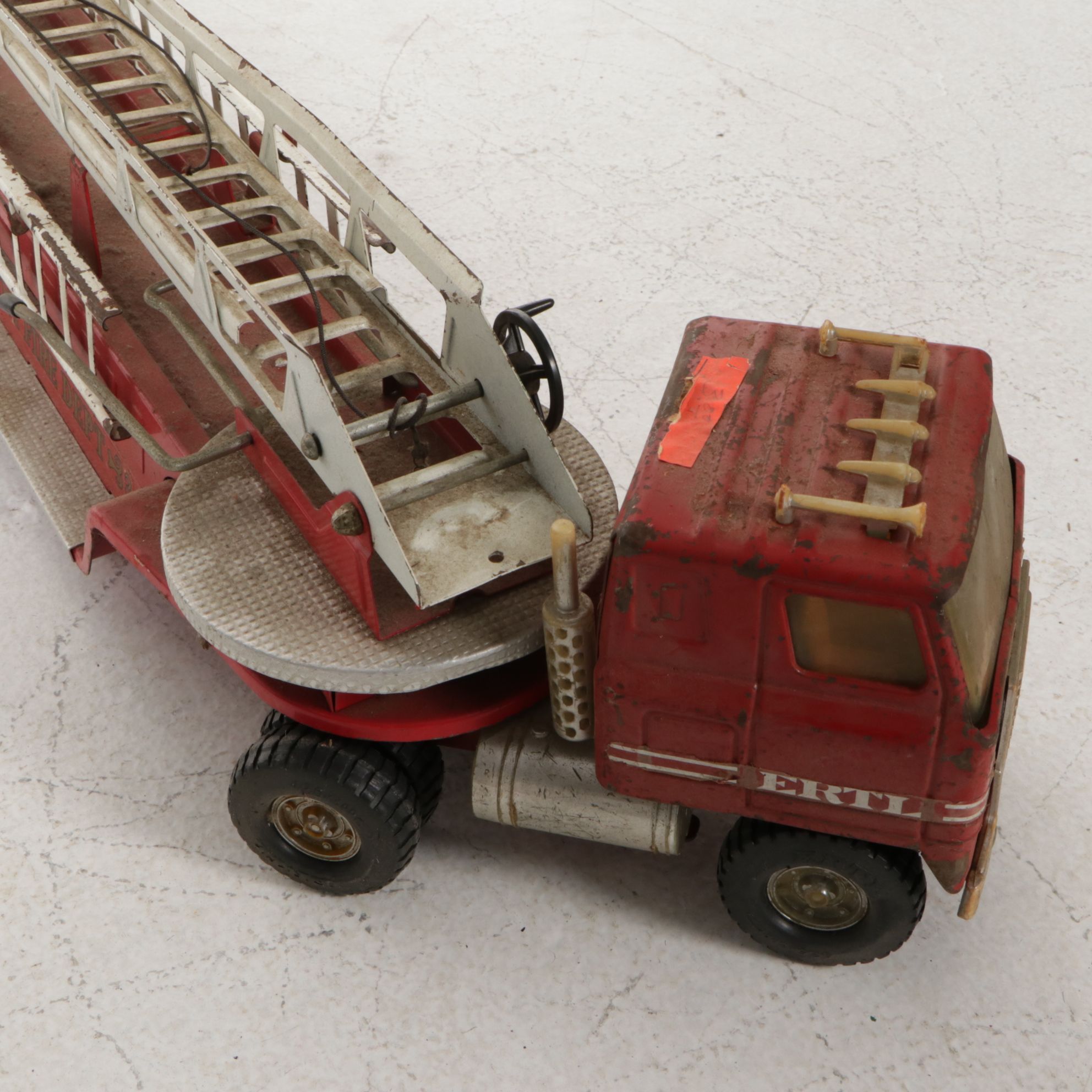 Tonka Red Fire Engine, Green Dump Truck and Jeep Wagoneer Rescue Ambulance