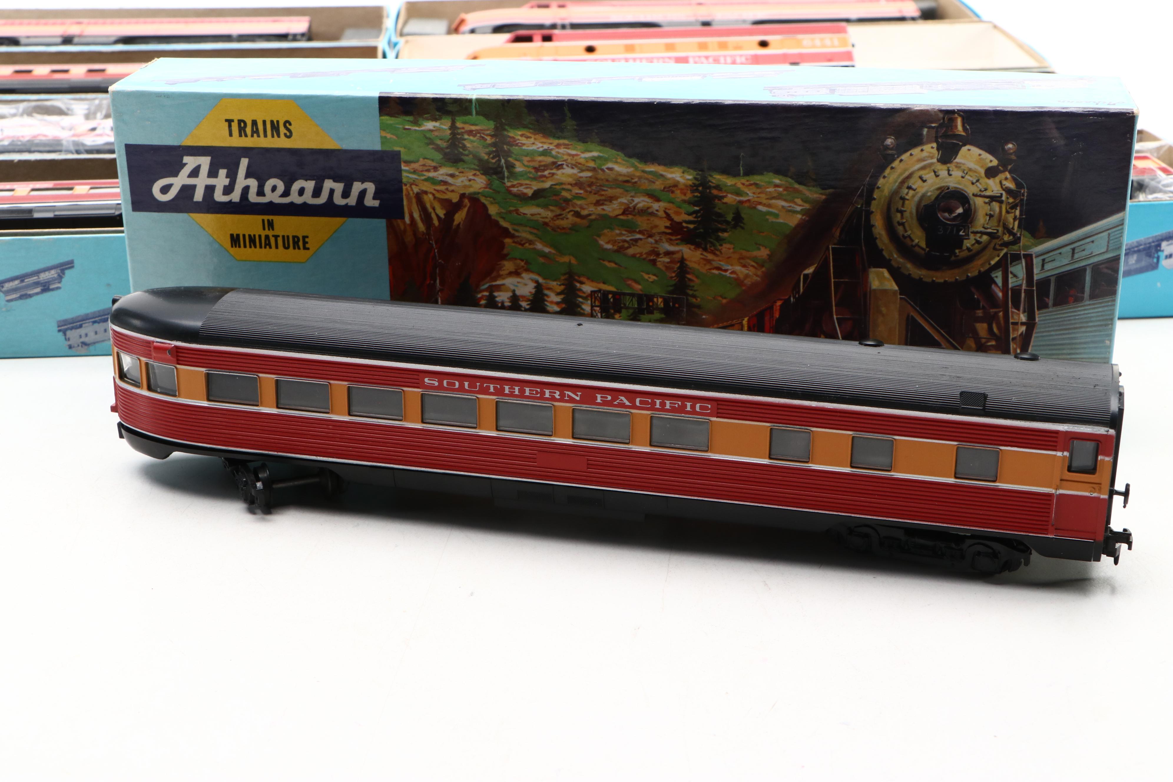 Athearn HO Scale Southern Pacific Diesel Locomotives with Passenger Cars