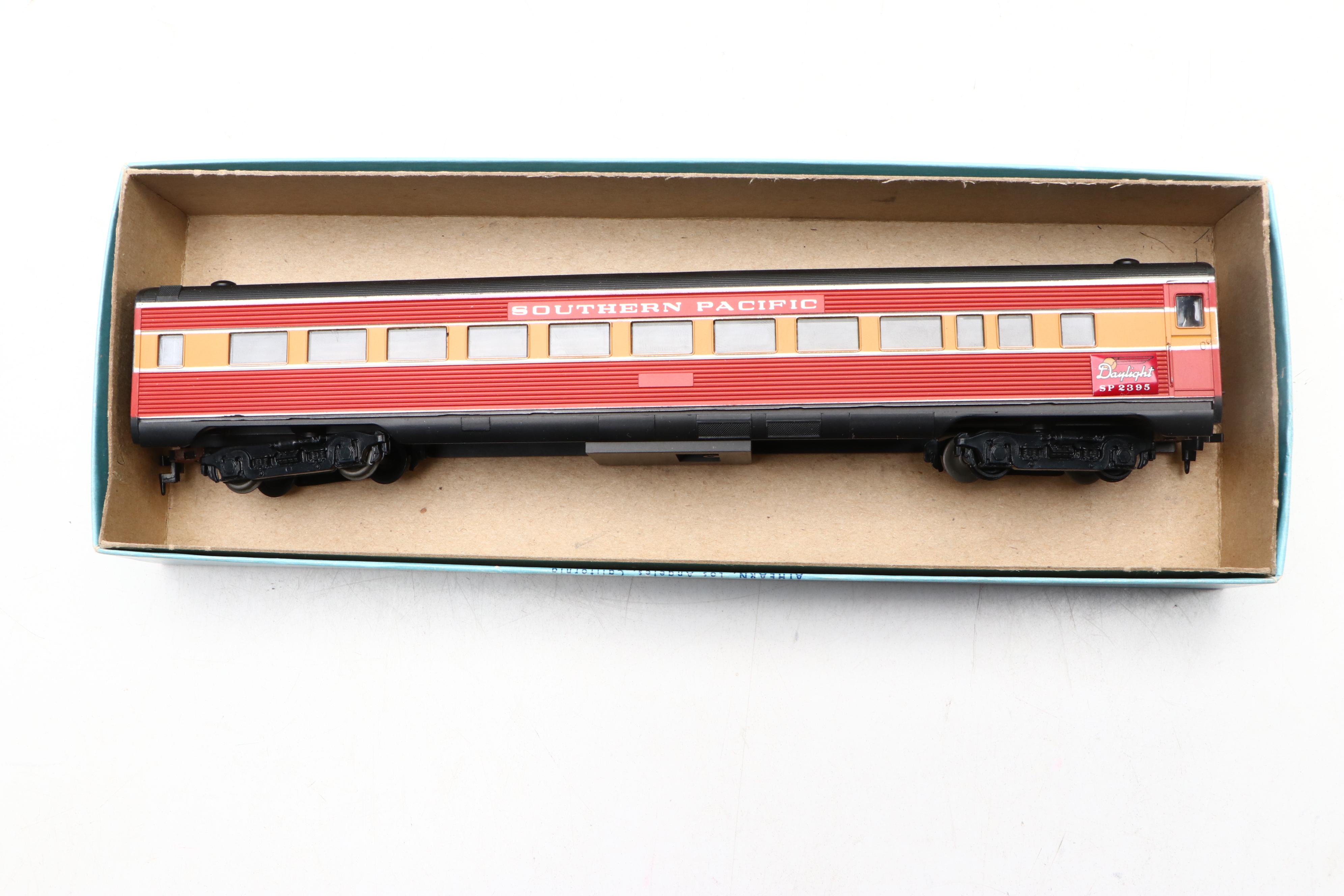 Athearn HO Scale Southern Pacific Diesel Locomotives with Passenger Cars