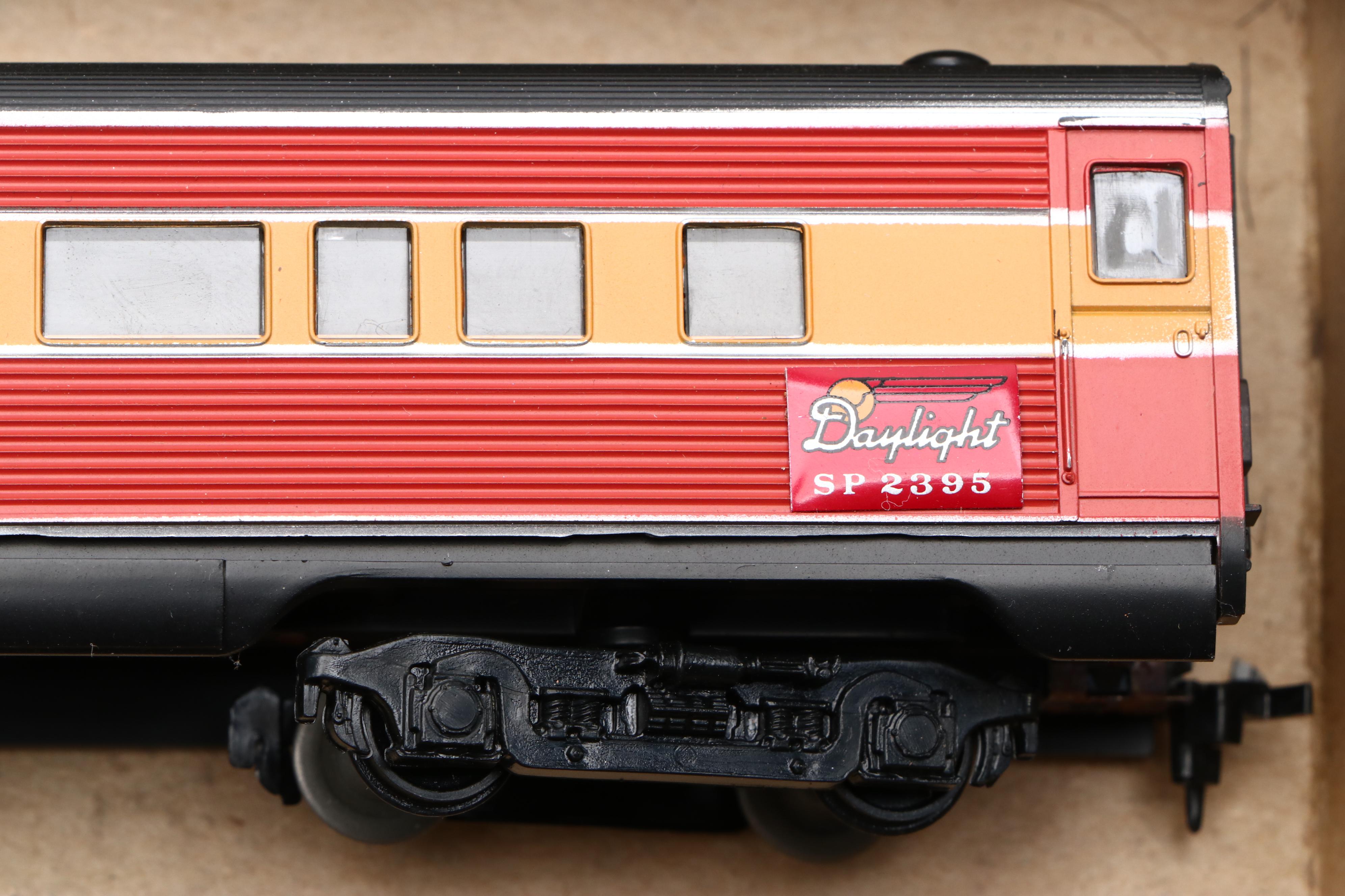 Athearn HO Scale Southern Pacific Diesel Locomotives with Passenger Cars