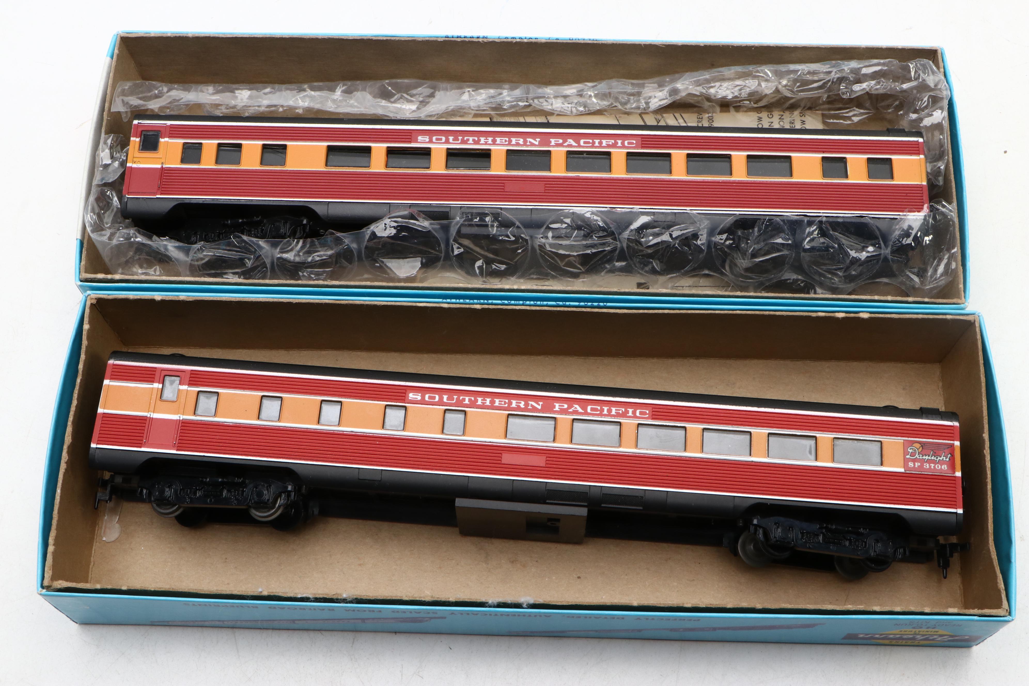 Athearn HO Scale Southern Pacific Diesel Locomotives with Passenger Cars