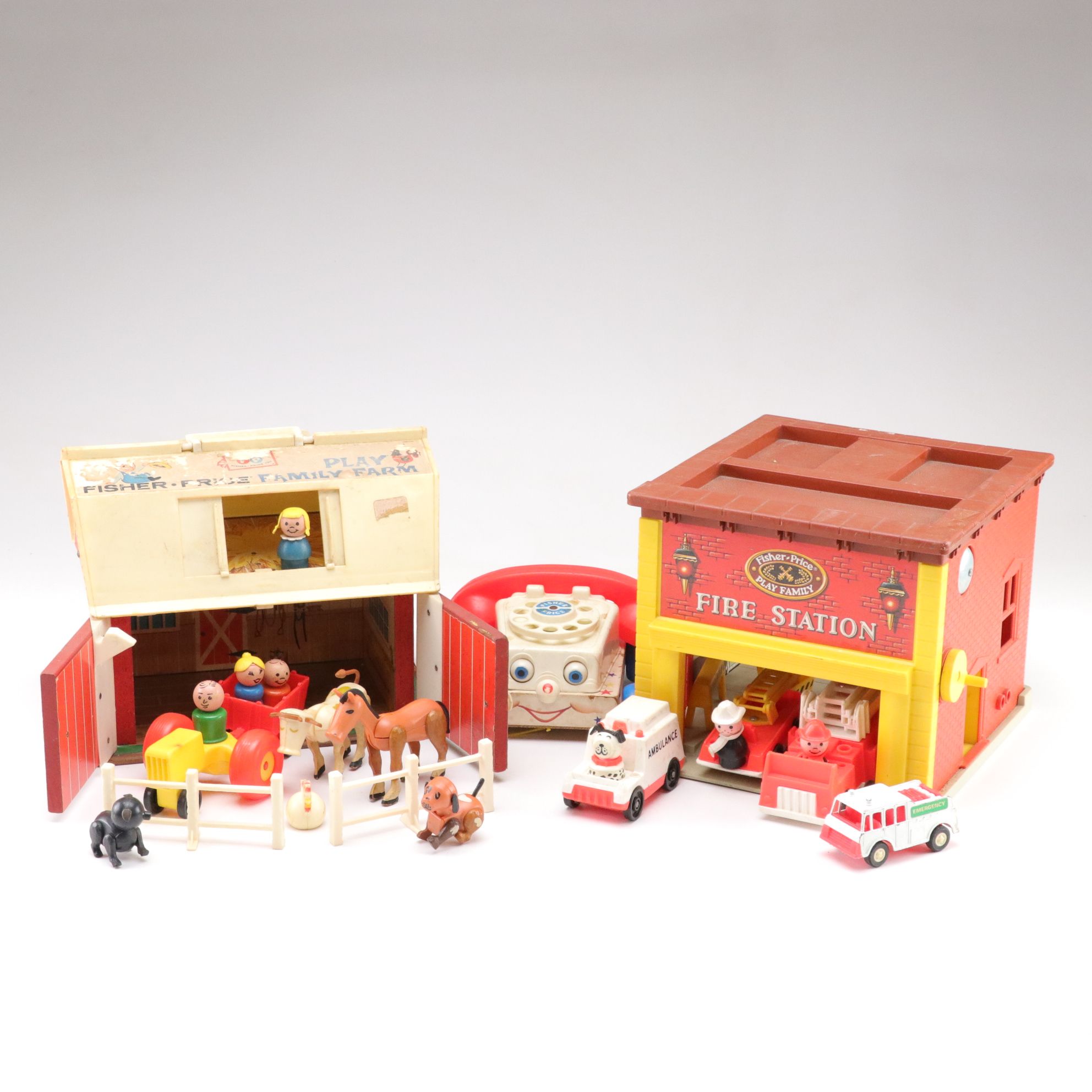 Fisher-Price Chatter Telephone with Farmhouse & Fire Station Play Sets