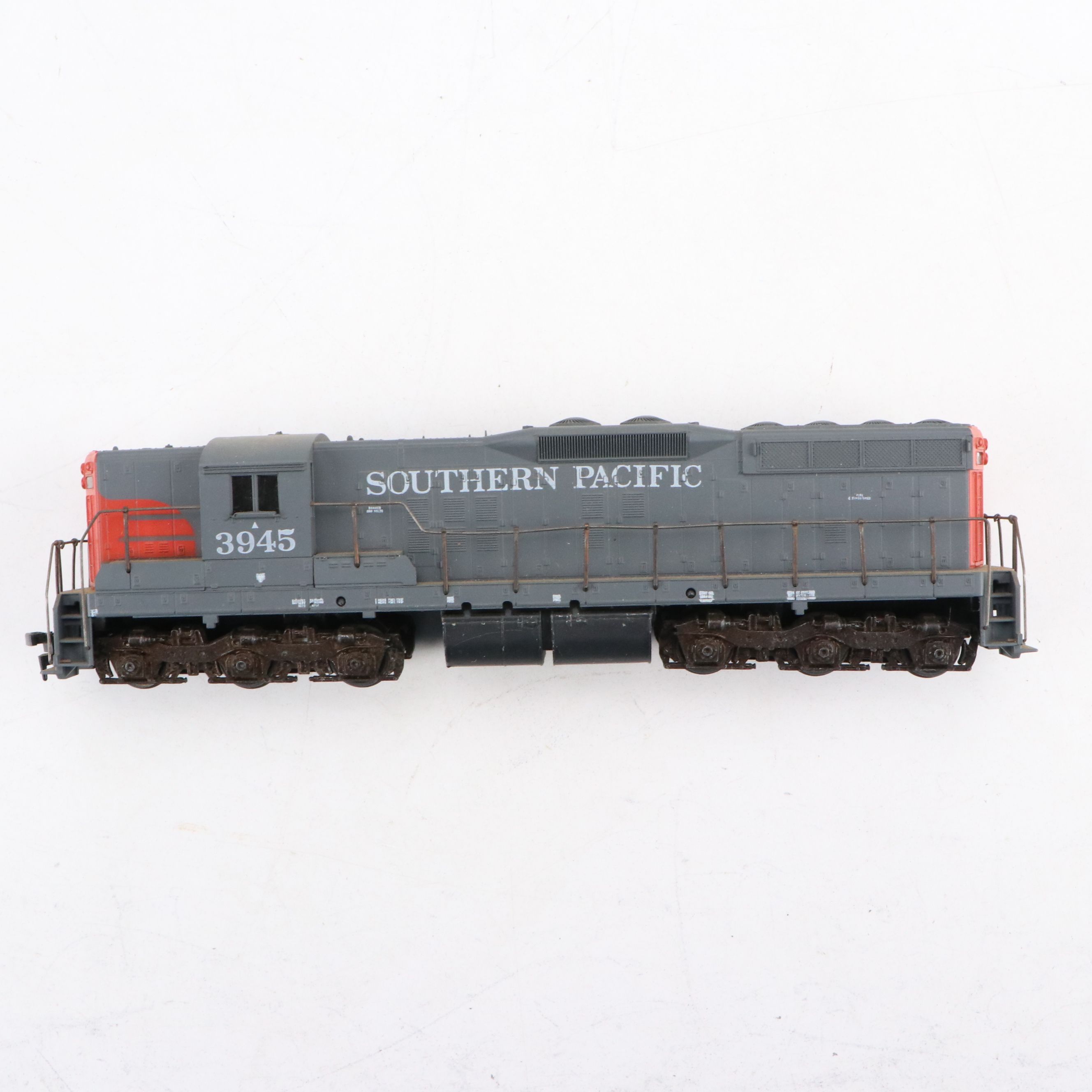 Athearn HO Scale Southern Pacific Locomotives with Passenger and Box Cars