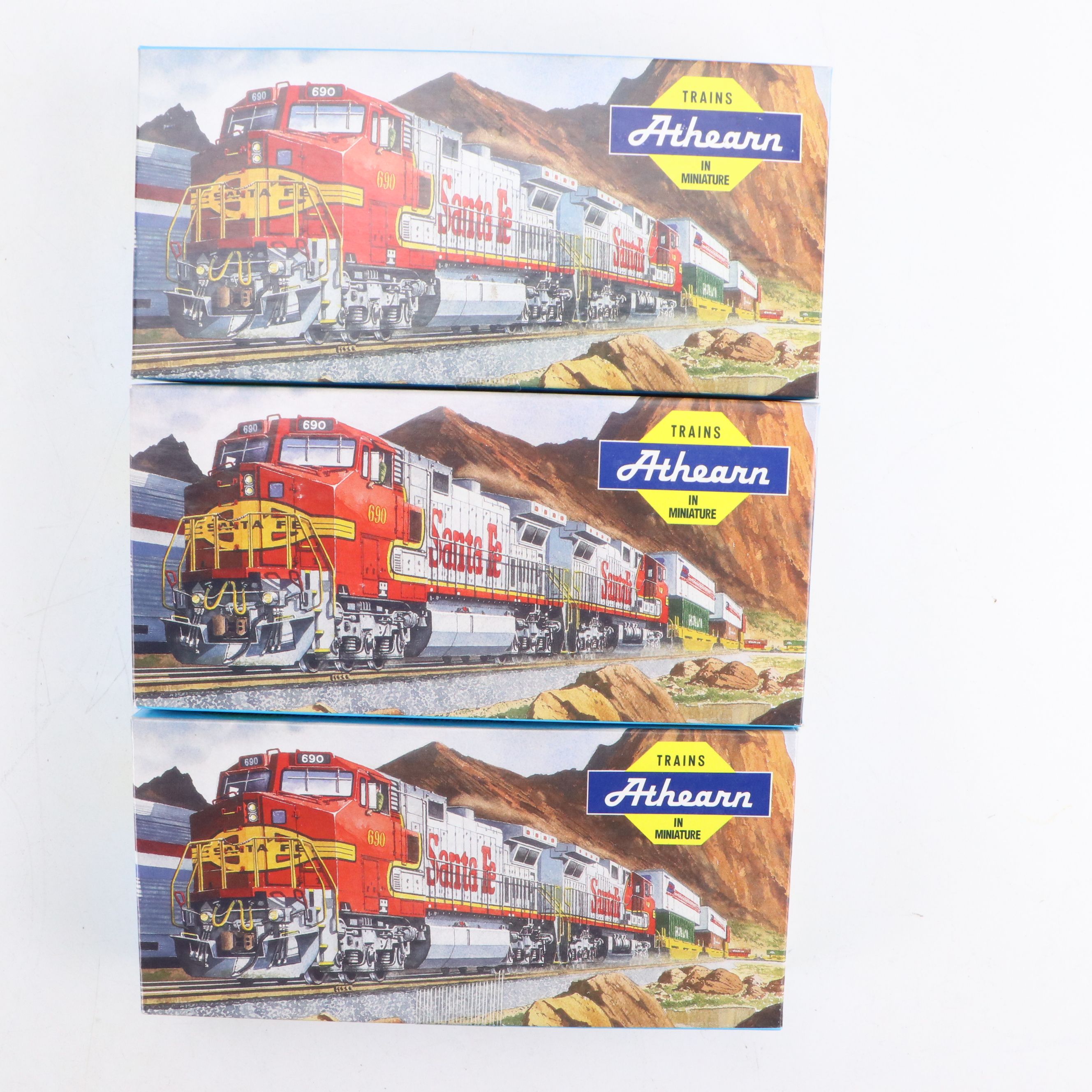 Athearn HO Scale Southern Pacific Locomotive with Other Caboose and Box Cars