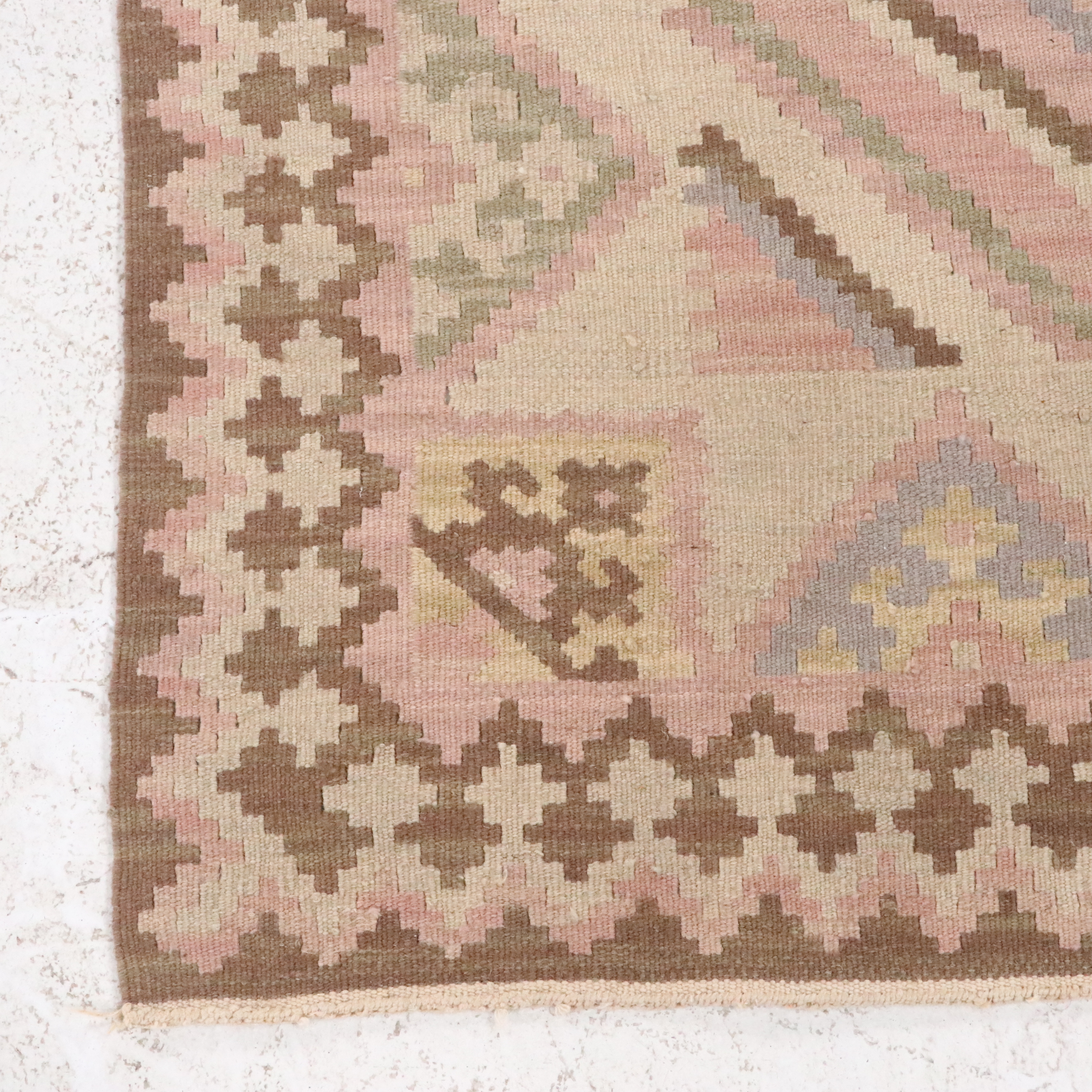 5'8 x 8'10 Handwoven Pakistani Kilim Area Rug