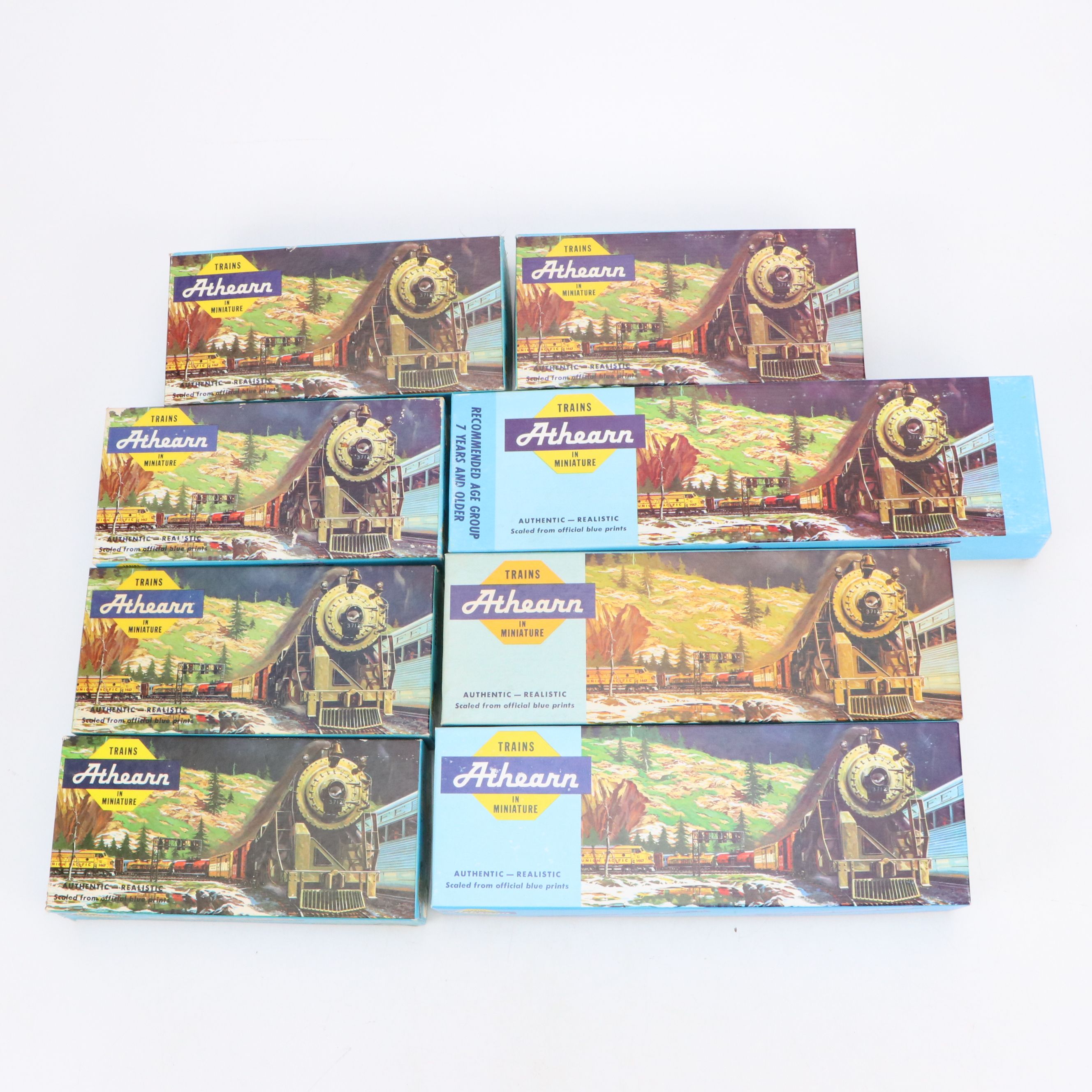 Athearn HO Scale Southern Pacific Diesel Locomotives with Flat and Box Cars